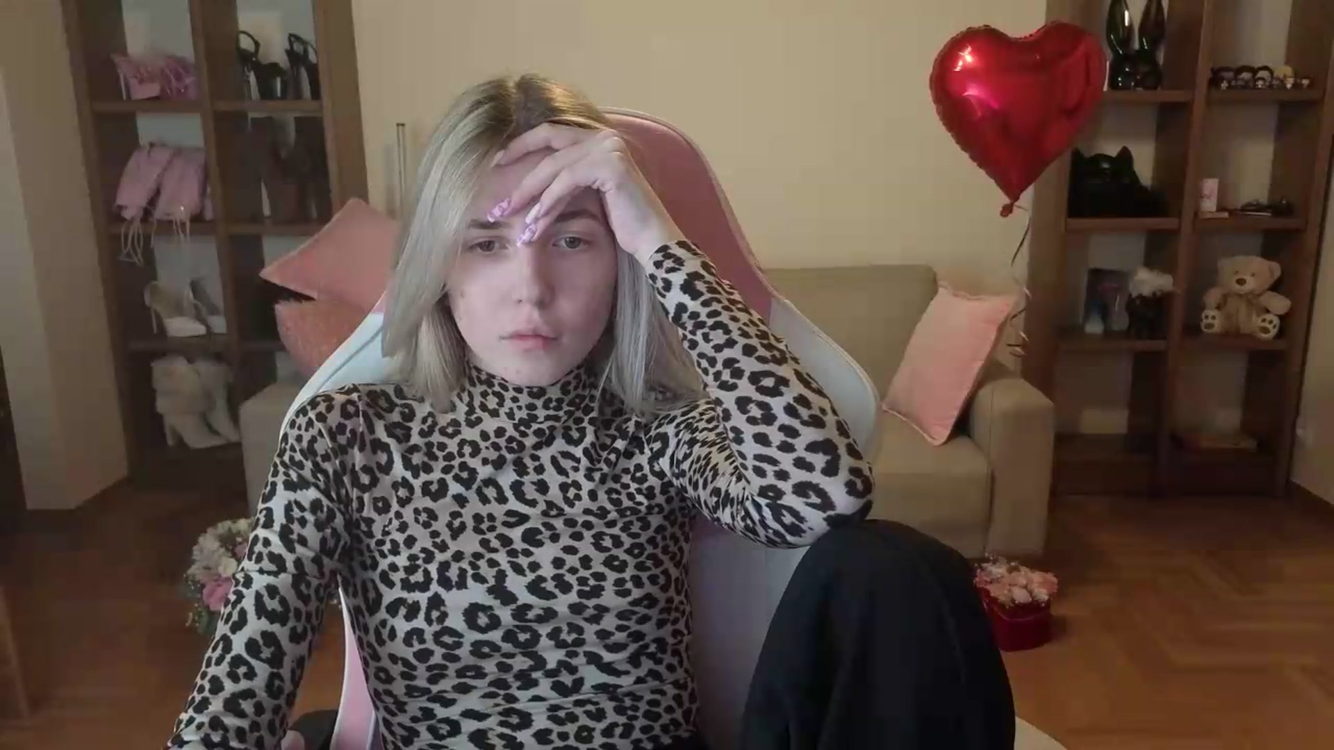 Gallery image thumbnail from Serphelia's myfreecams stream on, 06/13/2026, 21:36 image 19 of 20