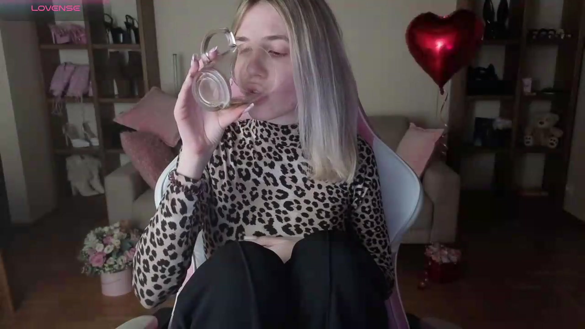 Gallery image thumbnail from Serphelia's myfreecams stream on, 06/13/2026, 21:36 image 13 of 20