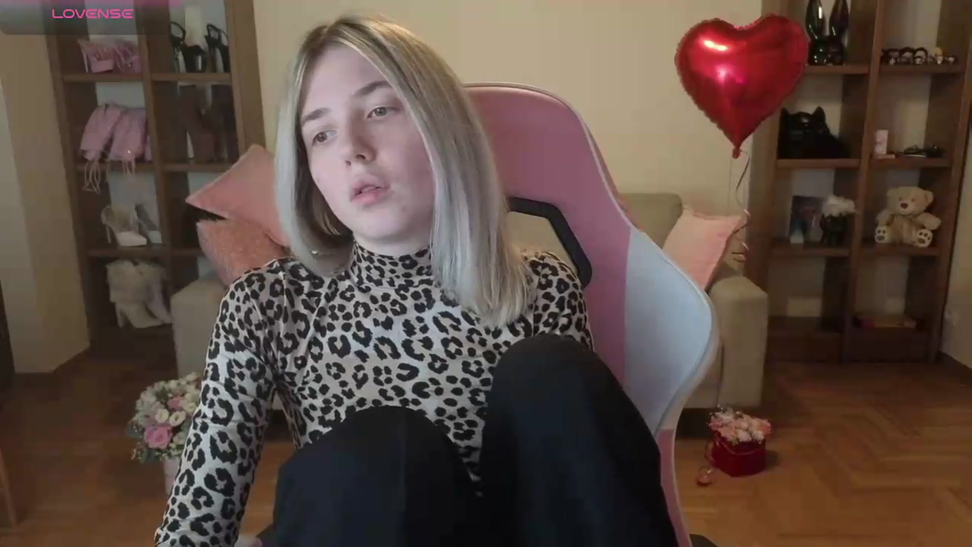 Gallery image thumbnail from Serphelia's myfreecams stream on, 06/13/2026, 21:36 image 17 of 20