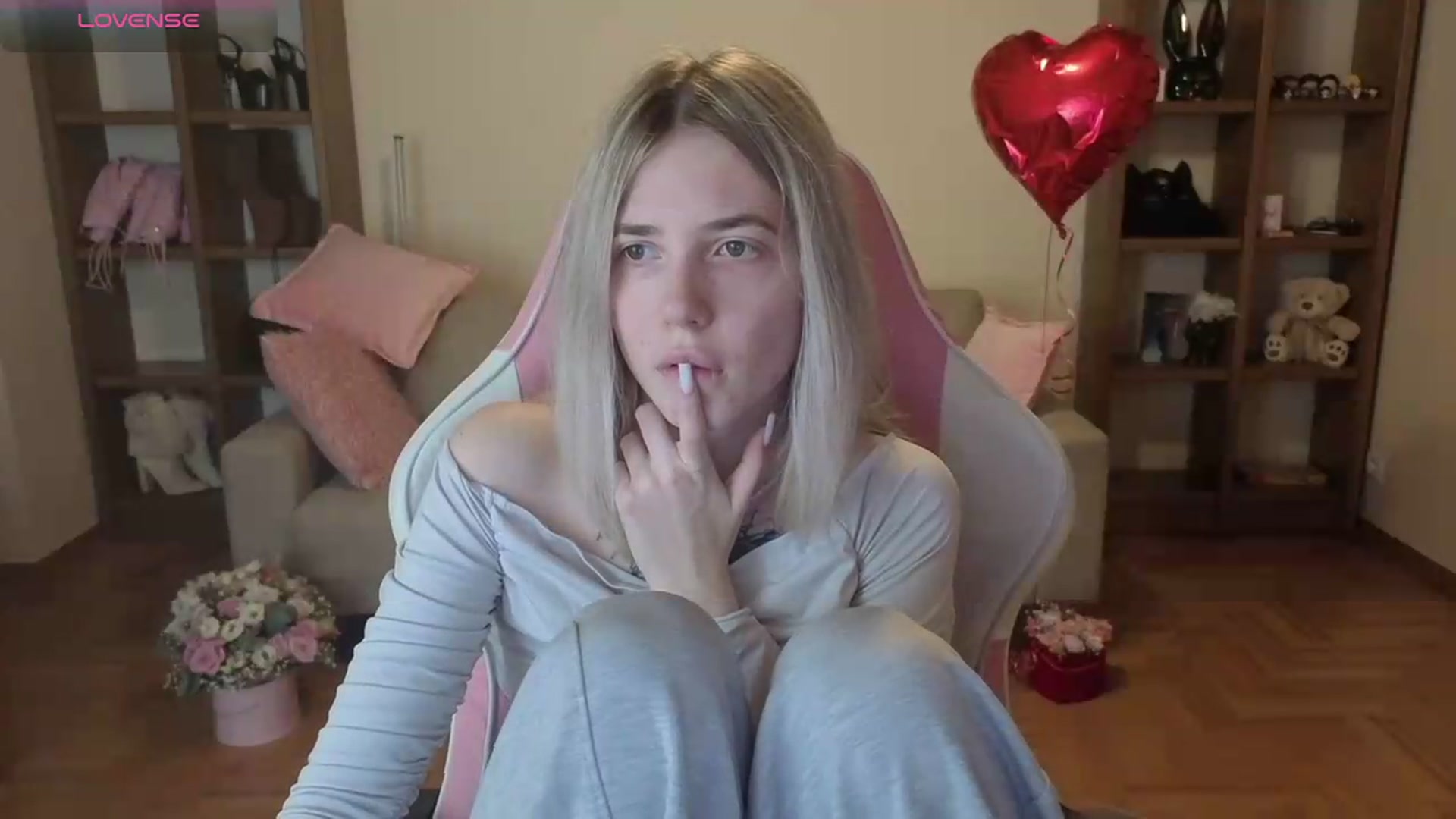 Gallery image thumbnail from Serphelia's myfreecams stream on, 06/15/2026, 18:40 image 14 of 20