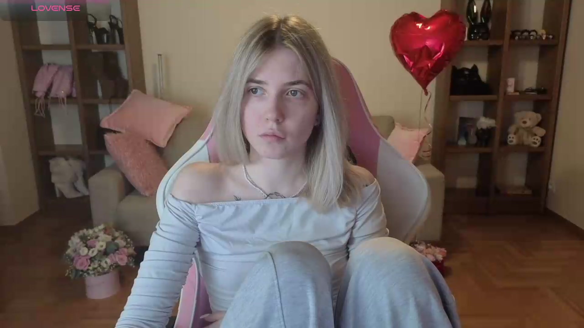 Gallery image thumbnail from Serphelia's myfreecams stream on, 06/15/2026, 18:40 image 18 of 20