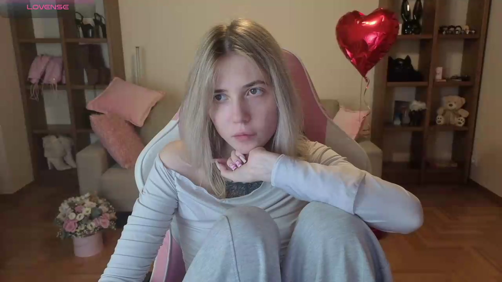 Gallery image thumbnail from Serphelia's myfreecams stream on, 06/15/2026, 18:40 image 15 of 20