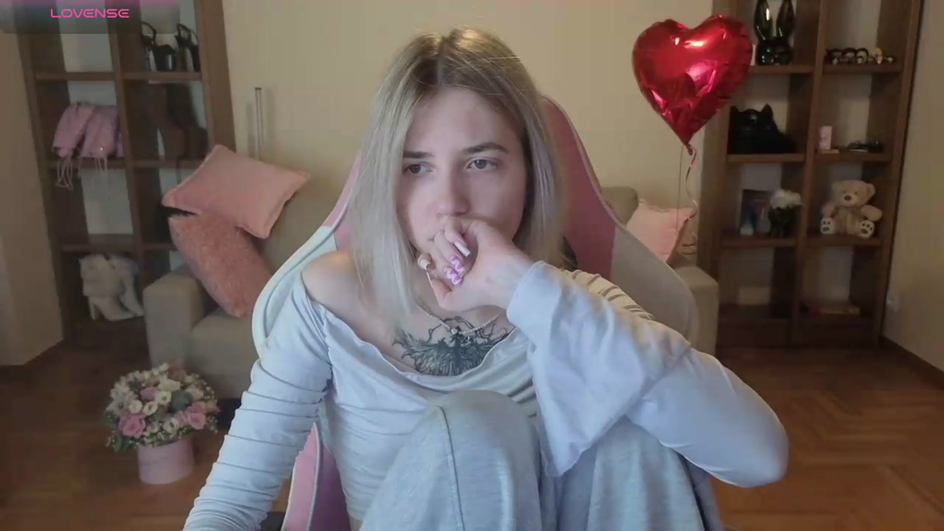 Gallery image thumbnail from Serphelia's myfreecams stream on, 06/15/2026, 18:40 image 16 of 20