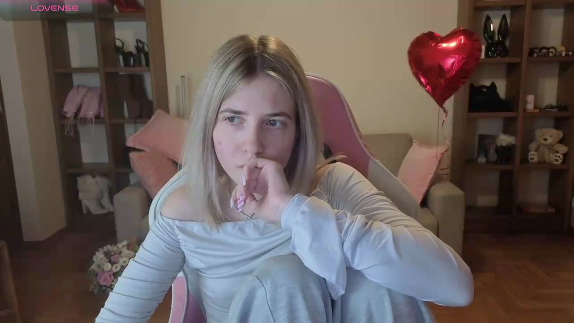 Gallery image thumbnail from Serphelia's myfreecams stream on, 06/15/2026, 20:45 image 19 of 20