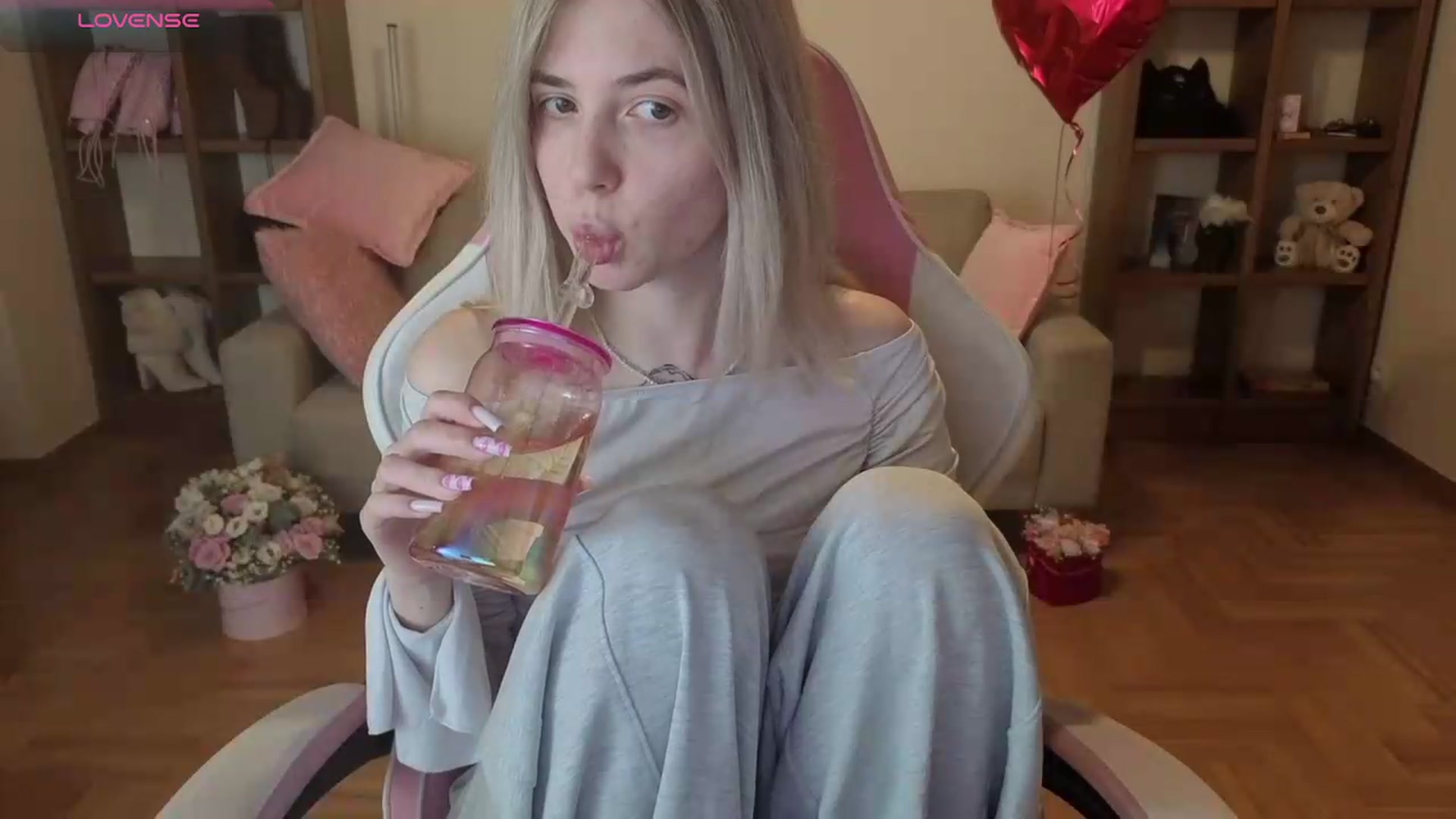 Gallery image thumbnail from Serphelia's myfreecams stream on, 06/15/2026, 20:45 image 8 of 20
