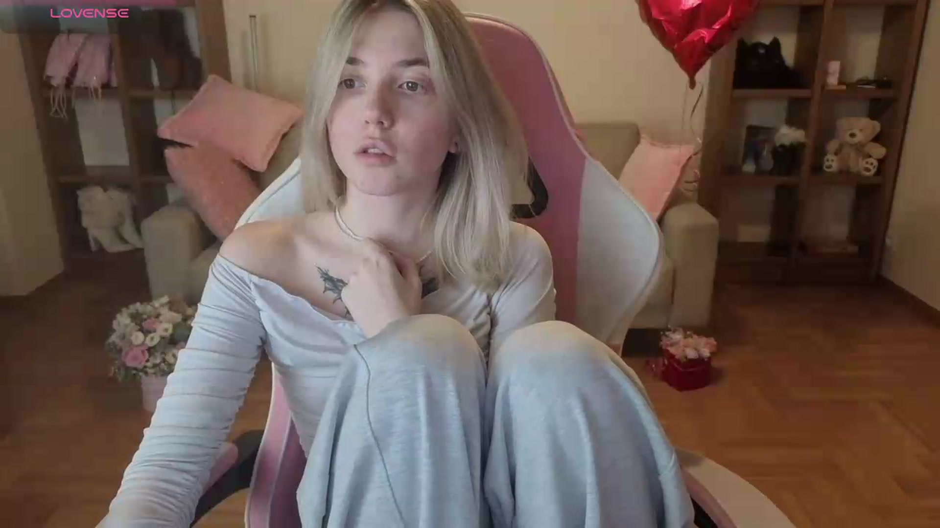 Gallery image thumbnail from Serphelia's myfreecams stream on, 06/15/2026, 20:45 image 10 of 20