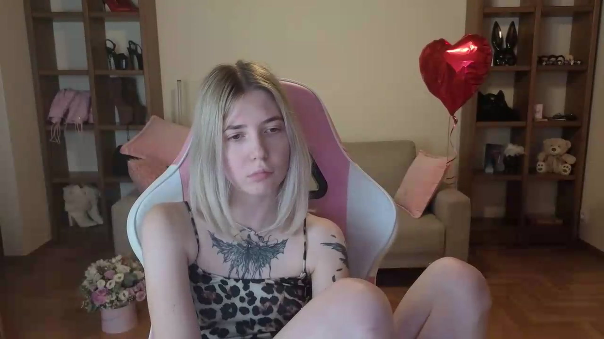 Gallery image thumbnail from Serphelia's myfreecams stream on, 06/16/2026, 19:57 image 17 of 20