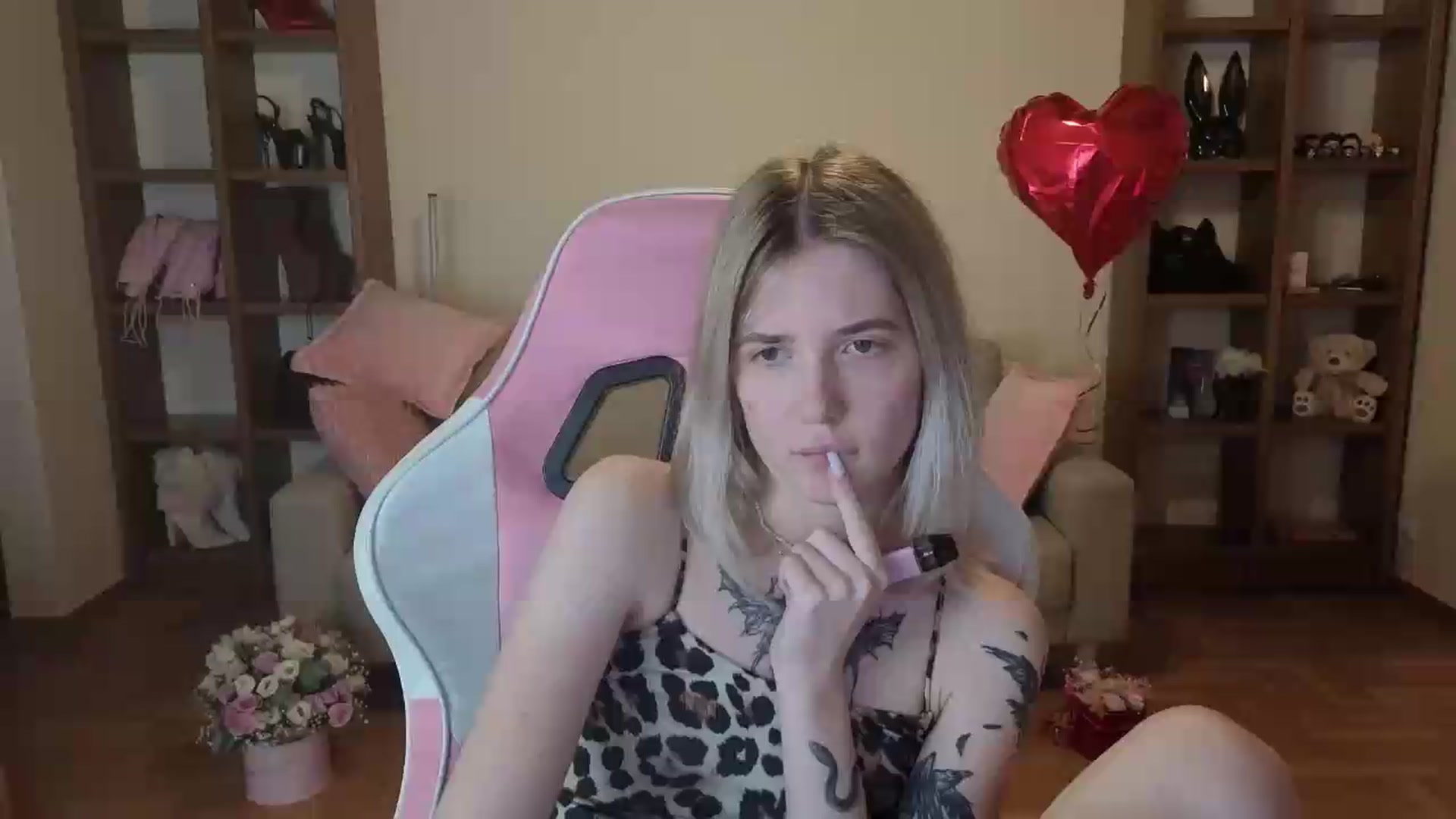 Gallery image thumbnail from Serphelia's myfreecams stream on, 06/16/2026, 19:57 image 15 of 20