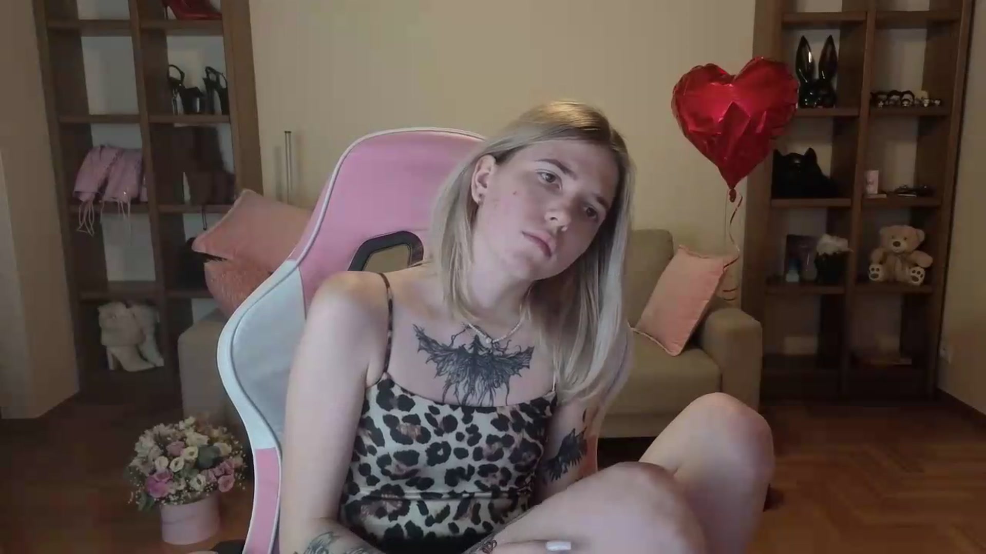 Gallery image thumbnail from Serphelia's myfreecams stream on, 06/16/2026, 19:57 image 9 of 20