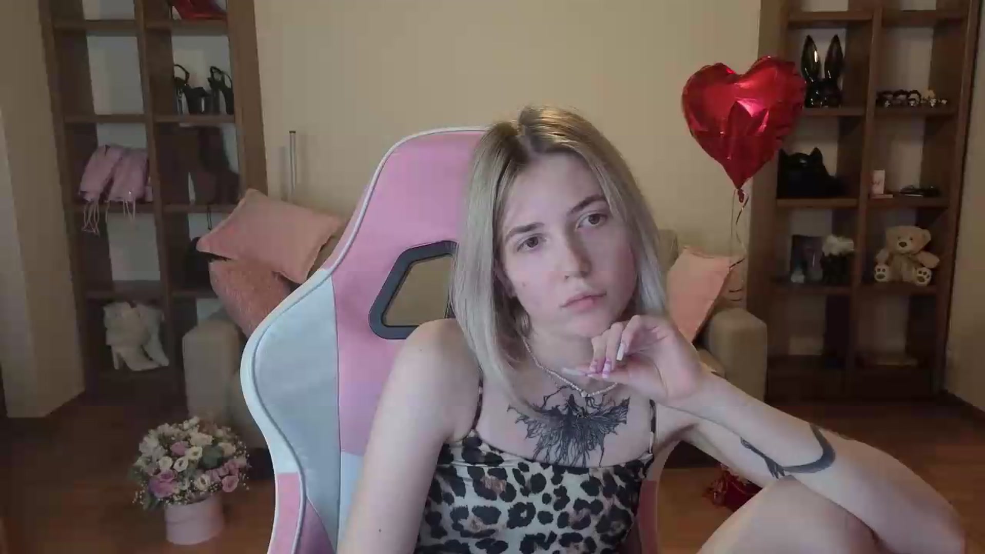 Gallery image thumbnail from Serphelia's myfreecams stream on, 06/16/2026, 19:57 image 14 of 20