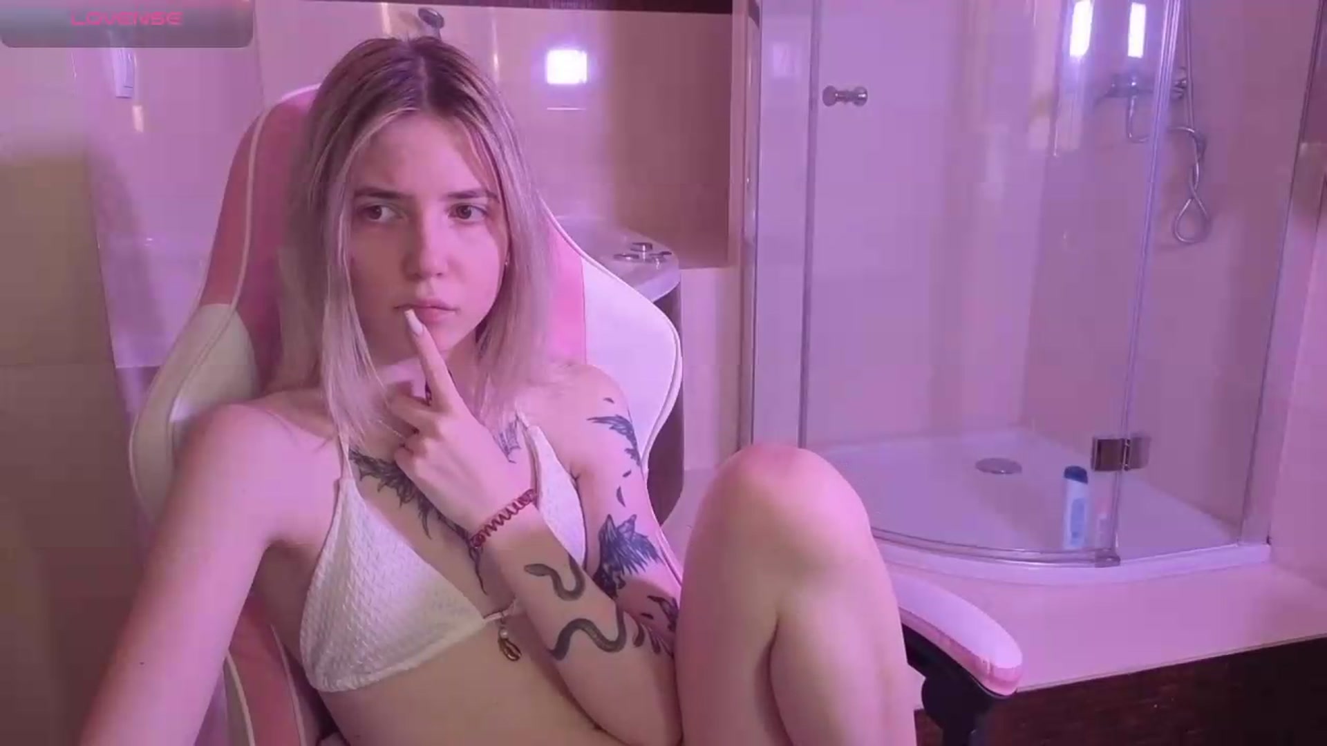 Gallery image thumbnail from Serphelia's myfreecams stream on, 06/18/2026, 17:02 image 12 of 20
