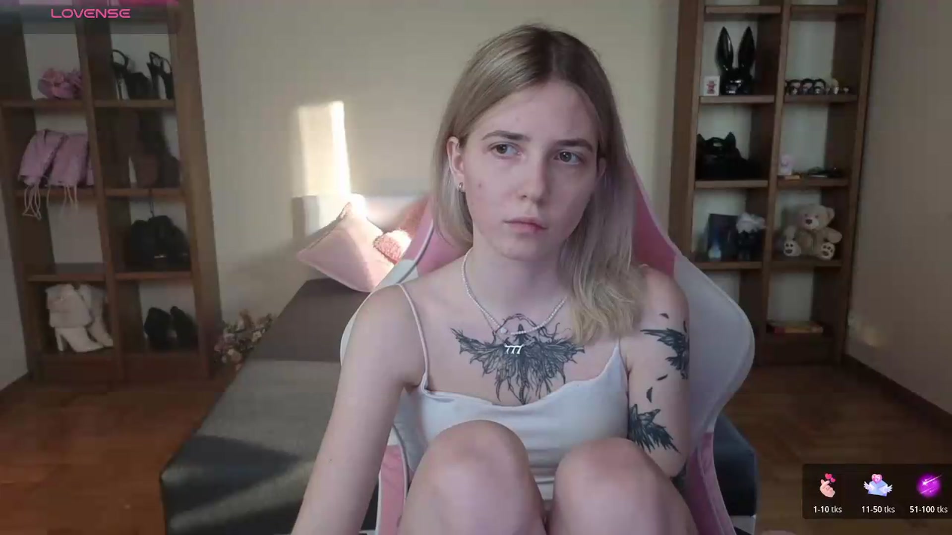 Gallery image thumbnail from Serphelia's myfreecams stream on, 06/19/2026, 17:34 image 16 of 20