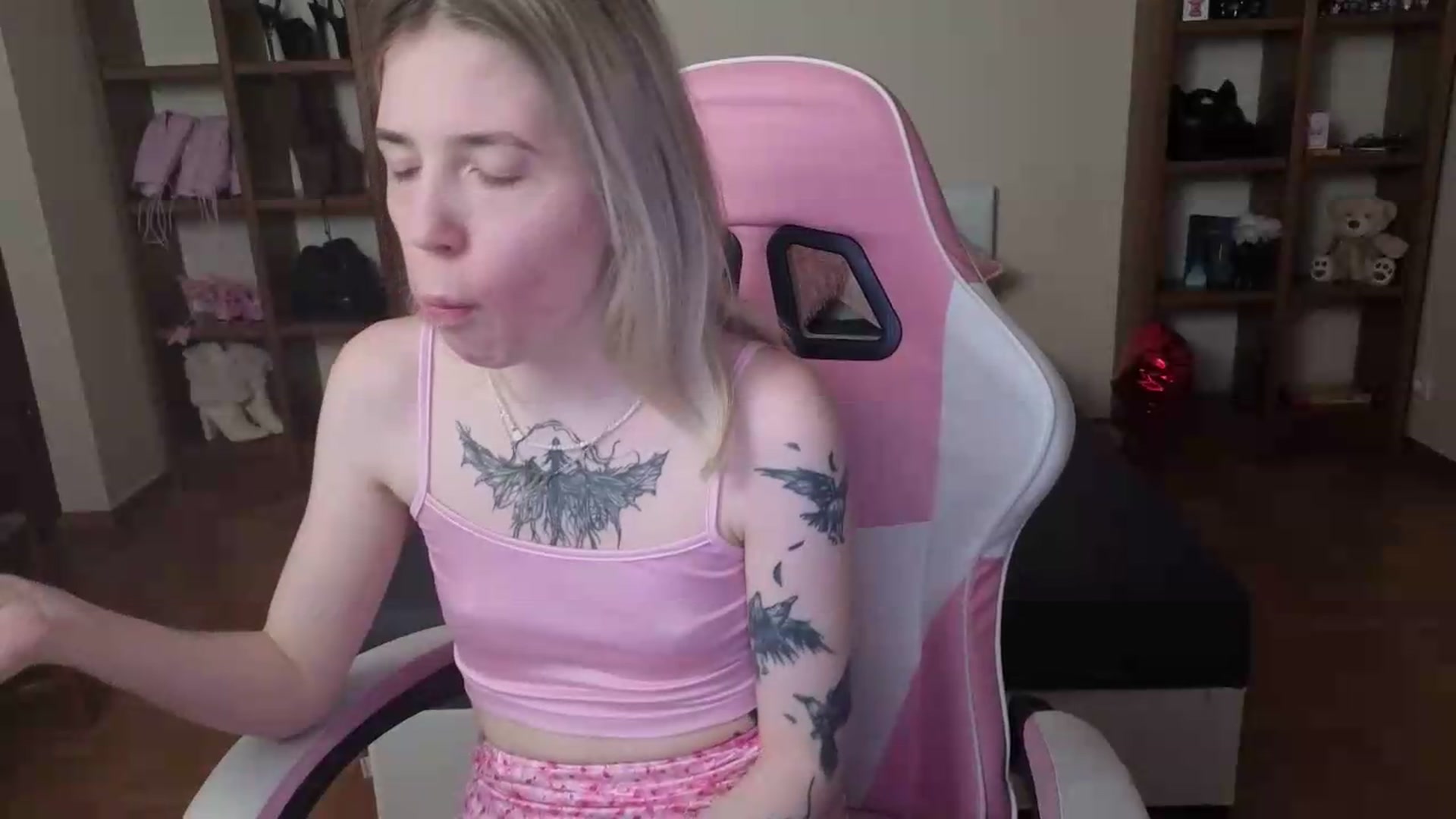 Gallery image thumbnail from Serphelia's myfreecams stream on, 06/20/2026, 20:08 image 12 of 20