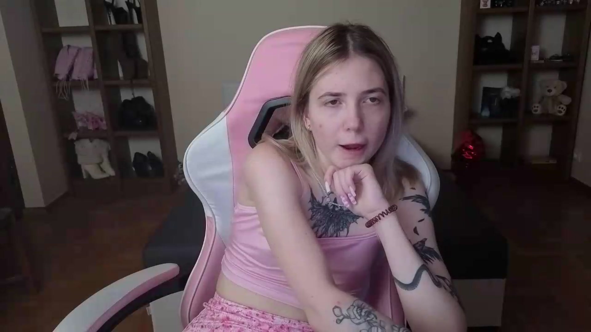 Gallery image thumbnail from Serphelia's myfreecams stream on, 06/20/2026, 20:08 image 14 of 20