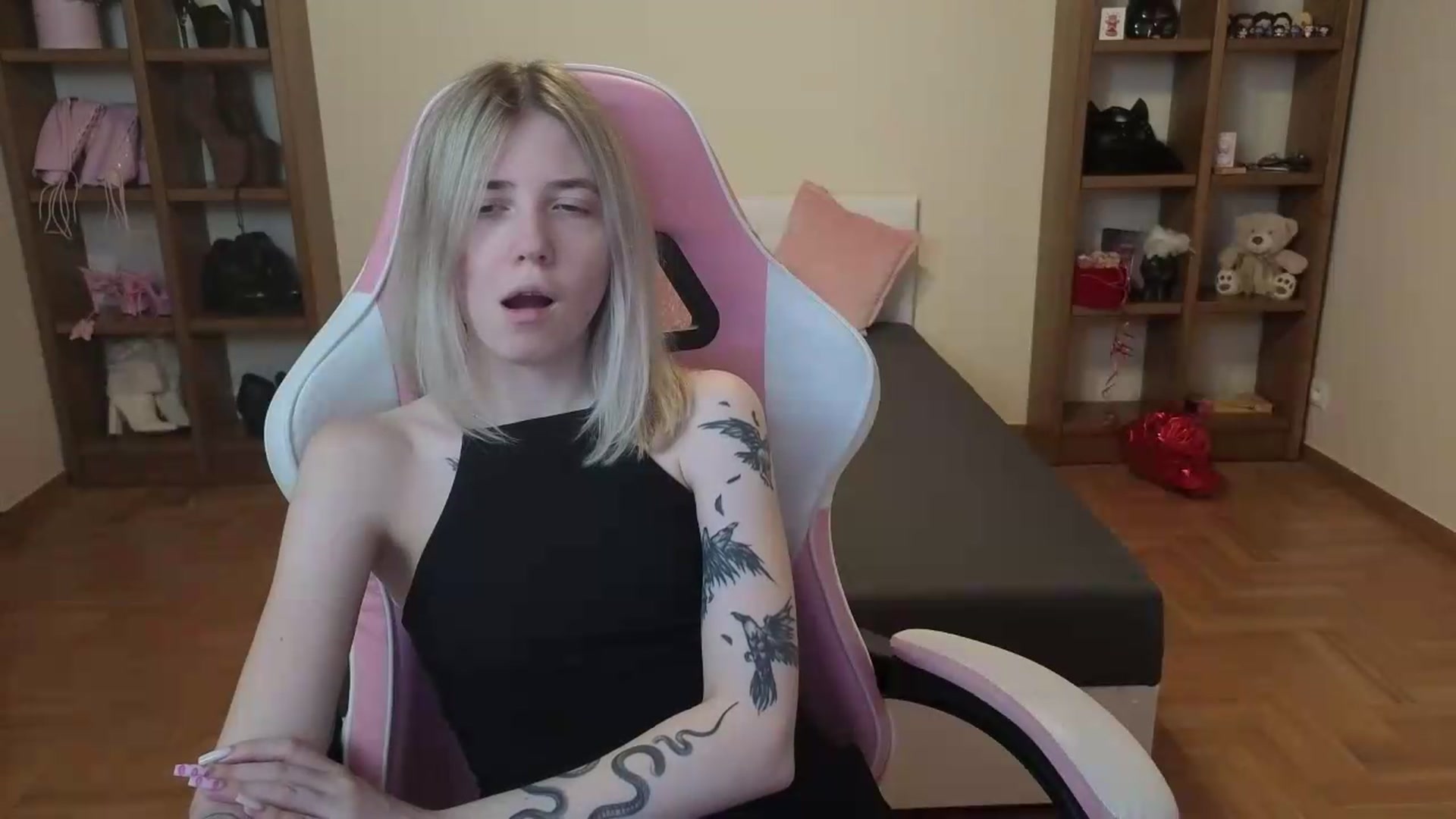 Gallery image thumbnail from Serphelia's myfreecams stream on, 06/23/2026, 17:05 image 4 of 20