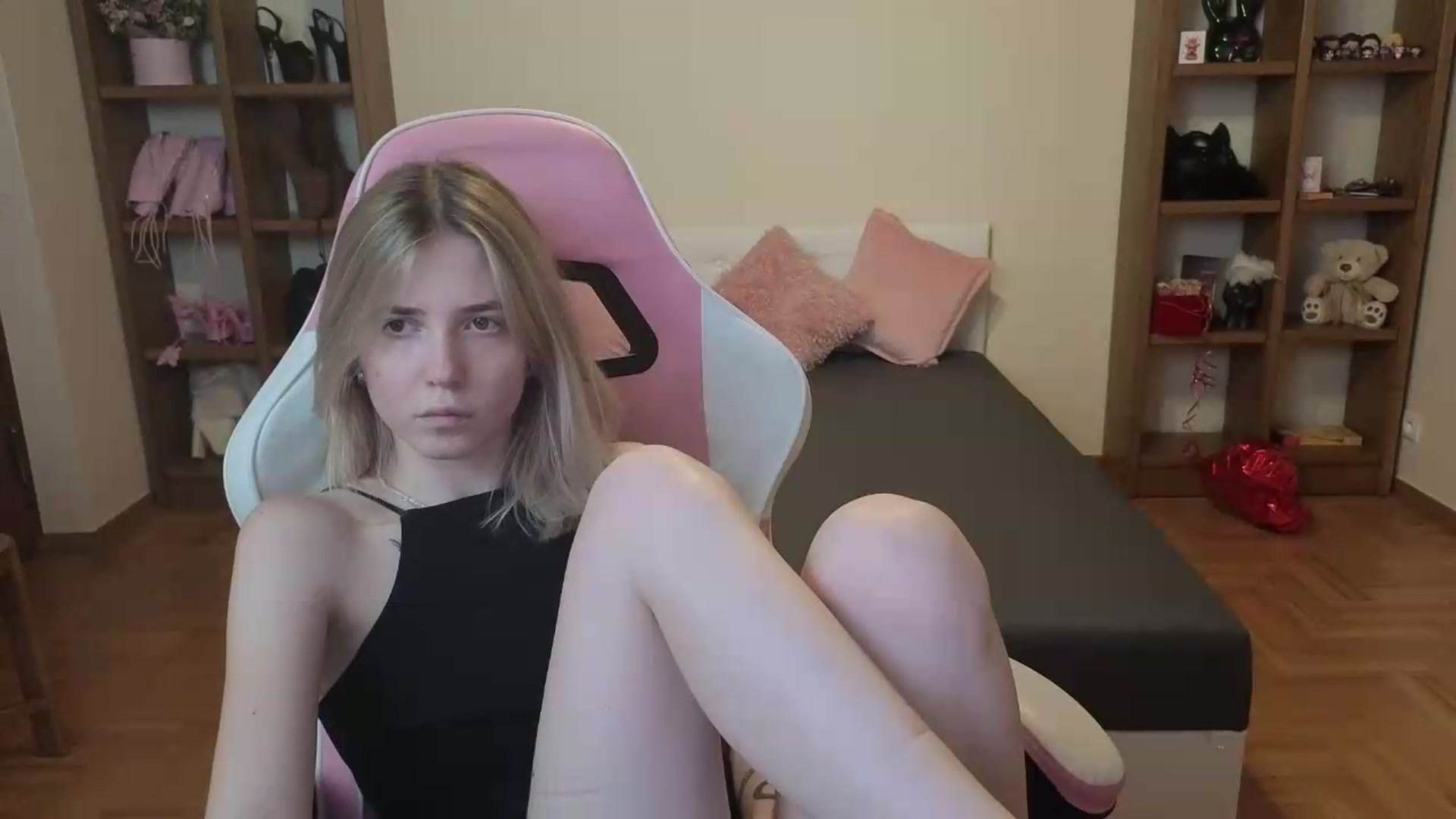 Gallery image thumbnail from Serphelia's myfreecams stream on, 06/23/2026, 20:45 image 6 of 20