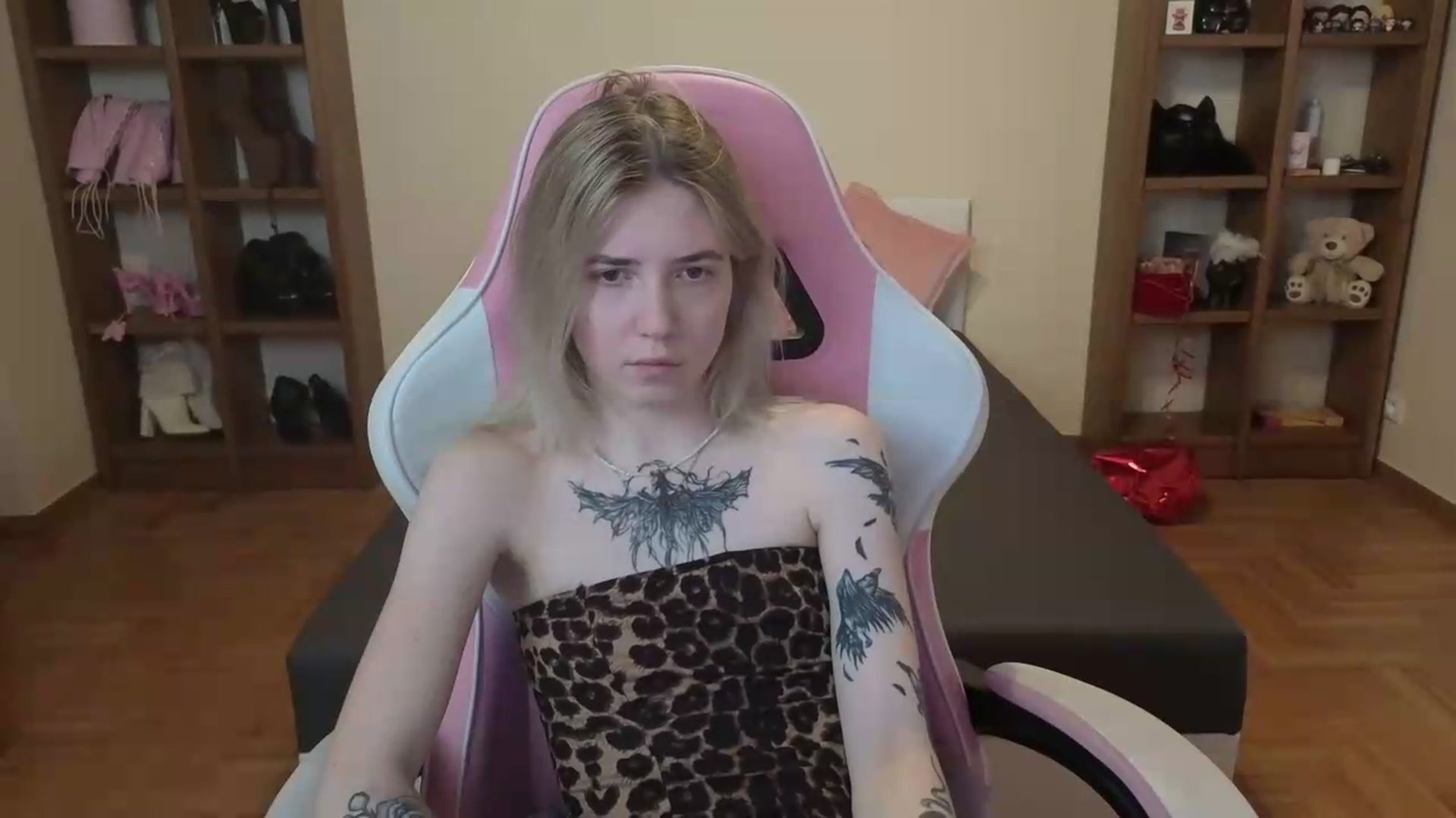 Gallery image thumbnail from Serphelia's myfreecams stream on, 06/25/2026, 14:59 image 9 of 20