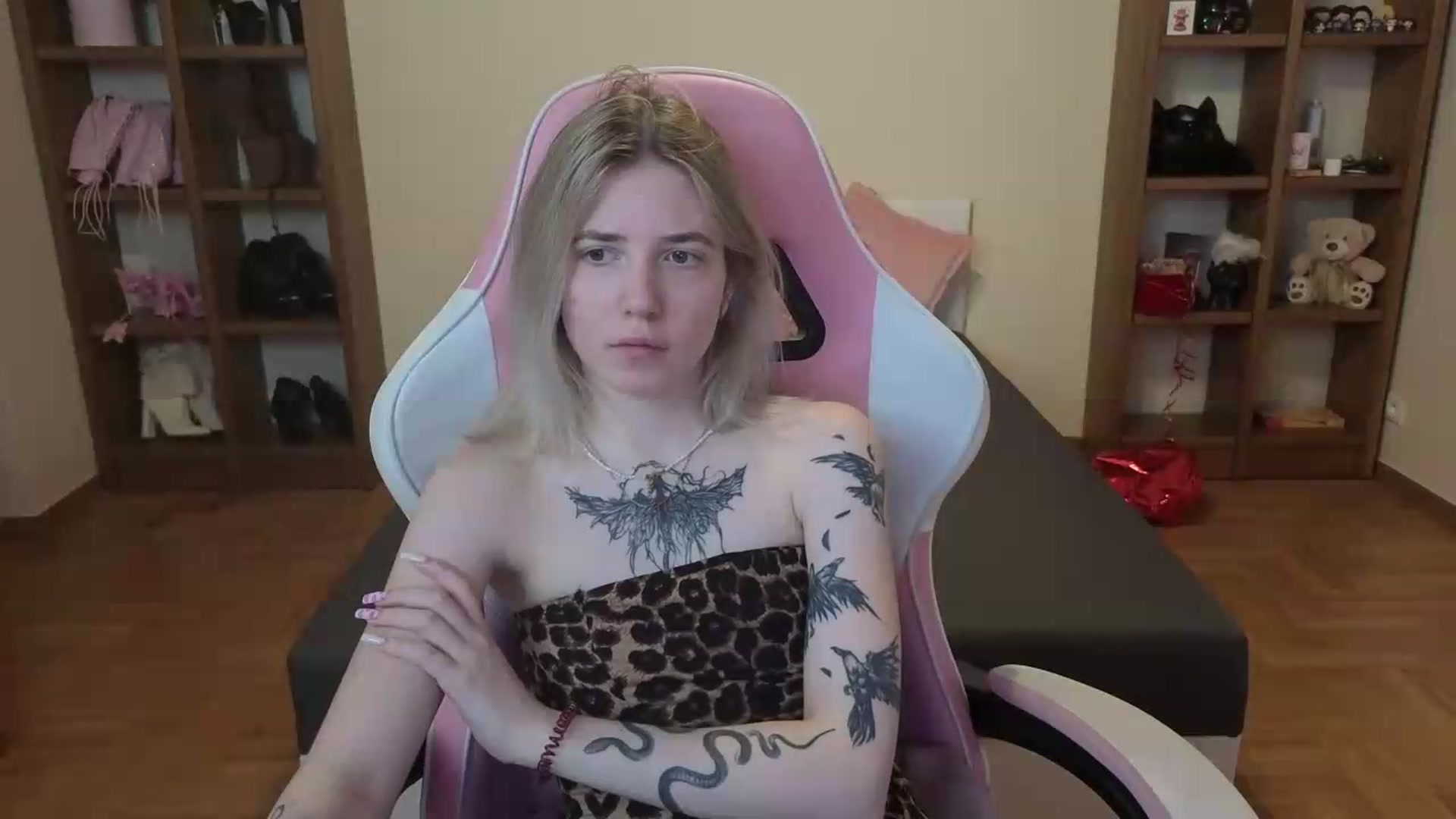 Gallery image thumbnail from Serphelia's myfreecams stream on, 06/25/2026, 14:59 image 8 of 20
