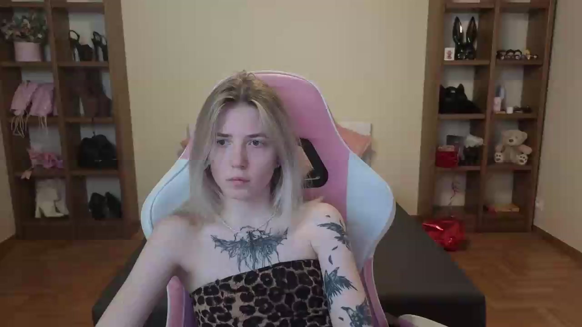 Gallery image thumbnail from Serphelia's myfreecams stream on, 06/25/2026, 14:59 image 1 of 20