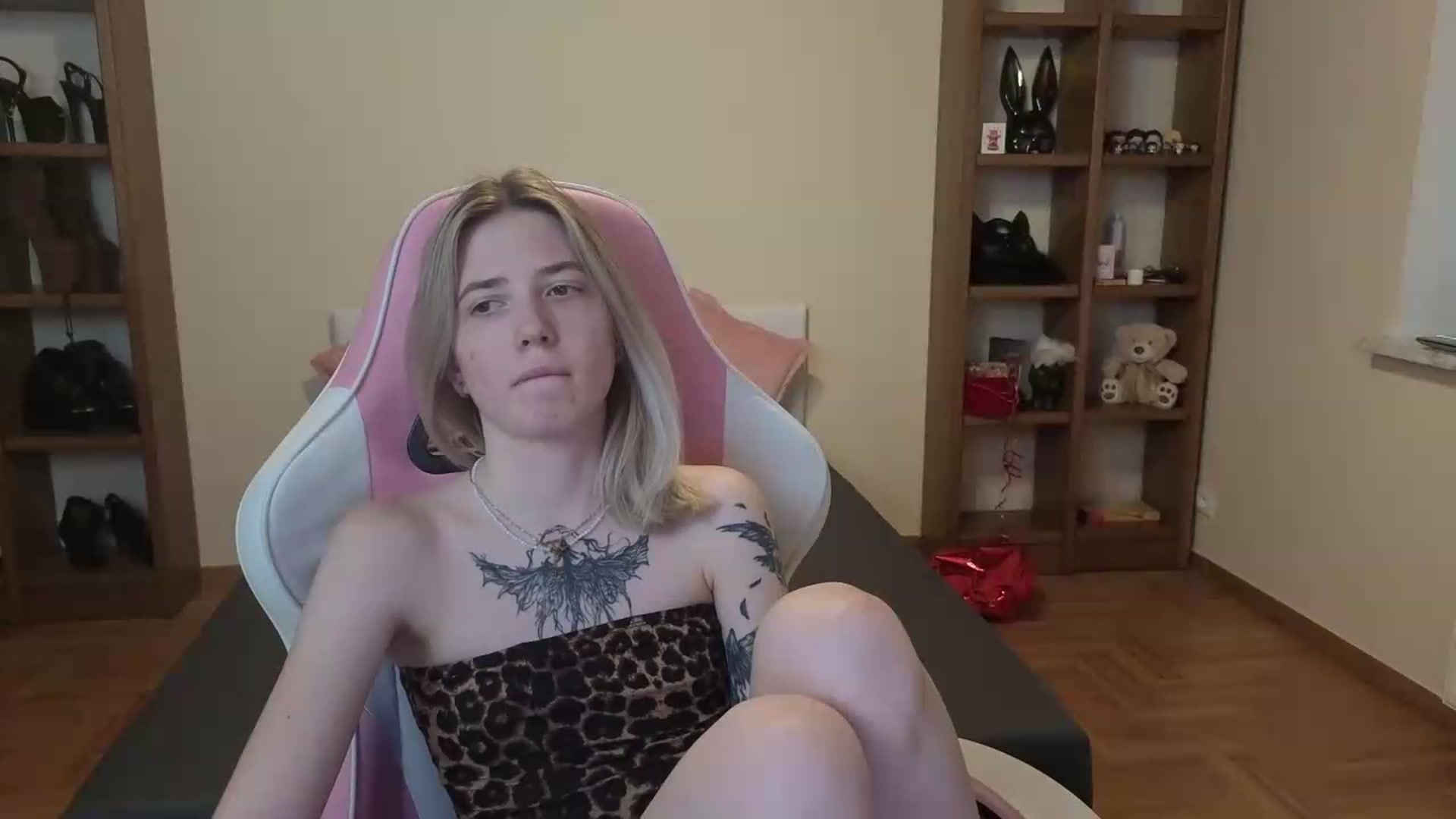 Gallery image thumbnail from Serphelia's myfreecams stream on, 06/25/2026, 15:59 image 15 of 20
