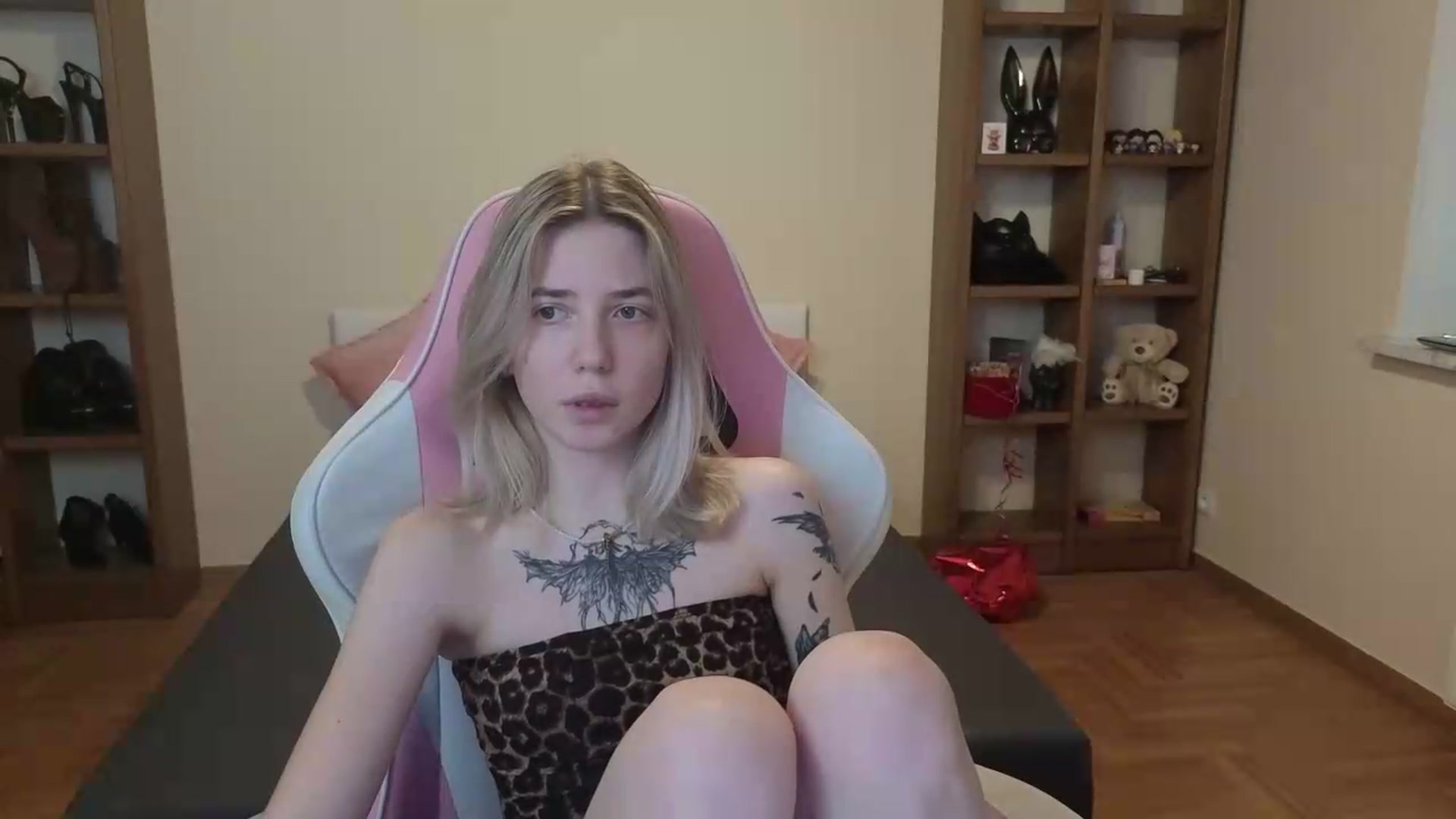 Gallery image thumbnail from Serphelia's myfreecams stream on, 06/25/2026, 15:59 image 10 of 20