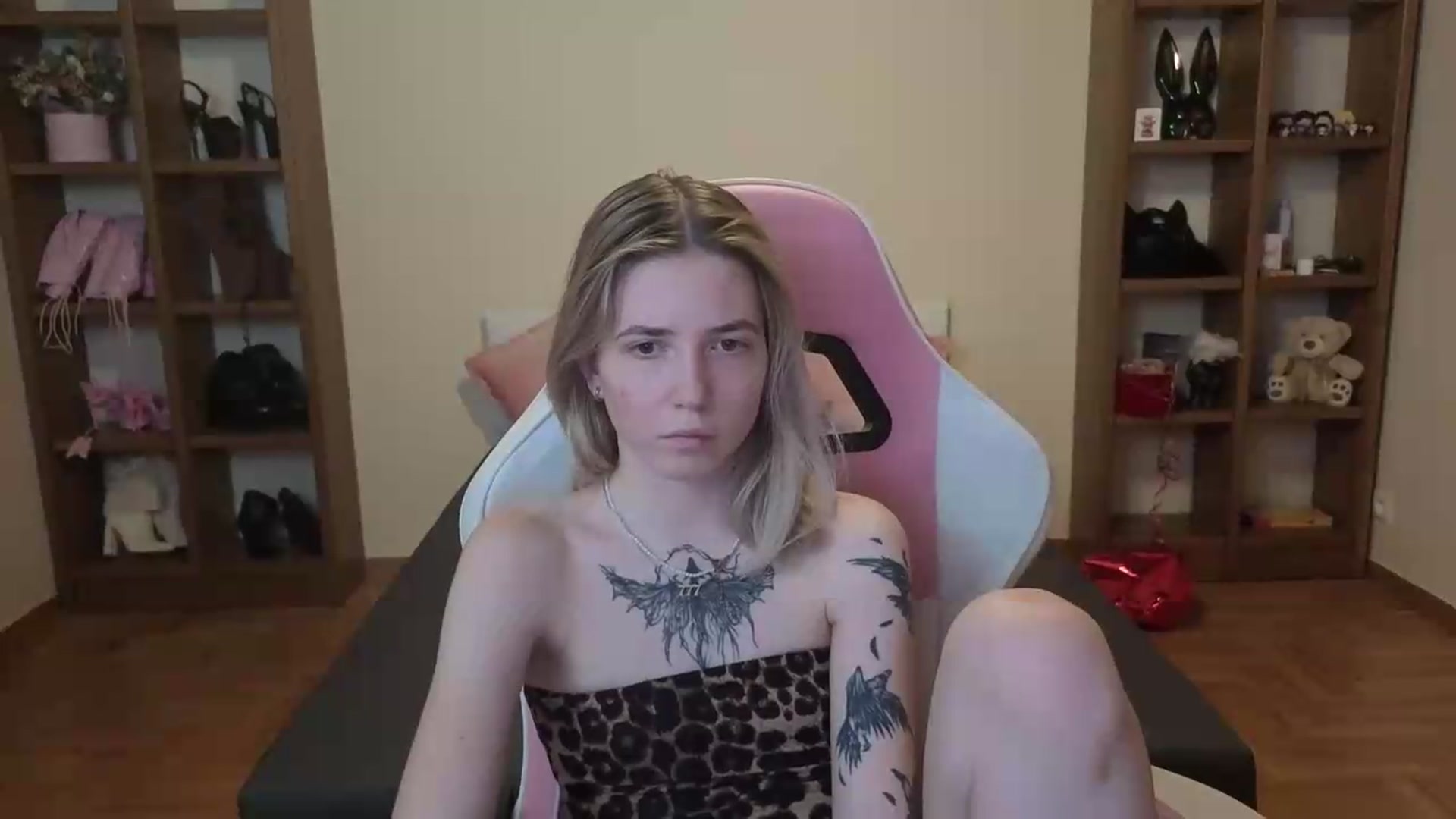 Gallery image thumbnail from Serphelia's myfreecams stream on, 06/25/2026, 19:22 image 16 of 20