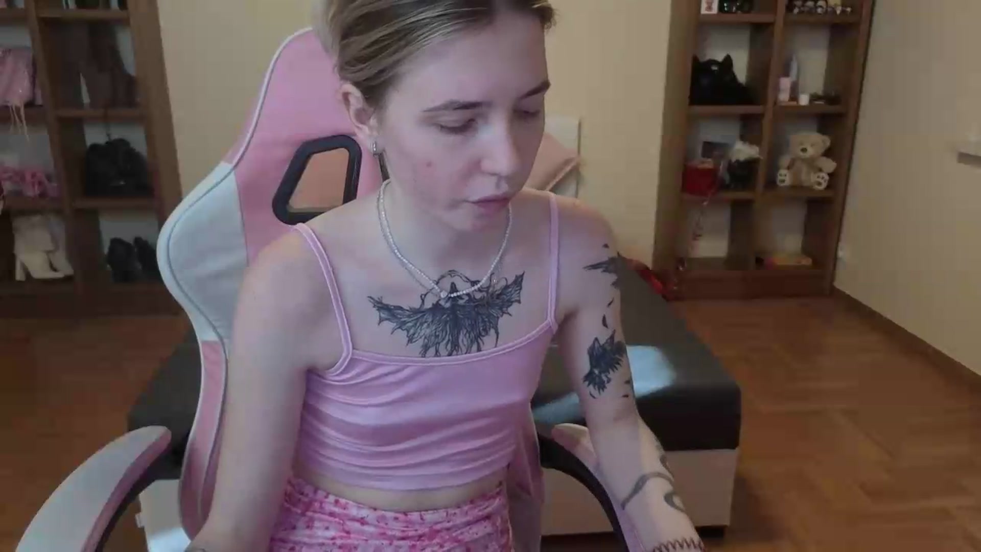Gallery image thumbnail from Serphelia's myfreecams stream on, 06/27/2026, 20:05 image 2 of 20