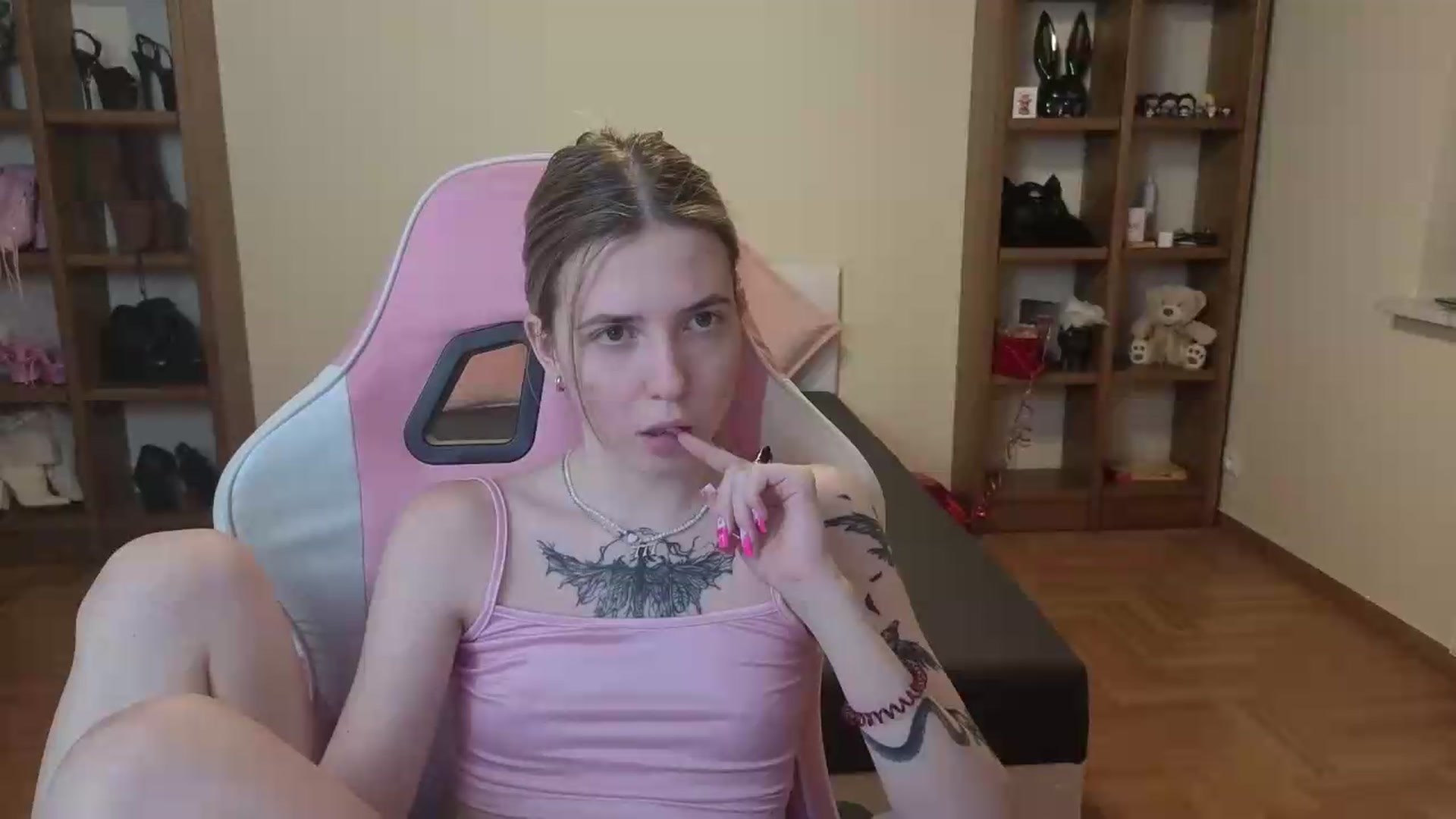 Gallery image thumbnail from Serphelia's myfreecams stream on, 06/27/2026, 20:05 image 19 of 20