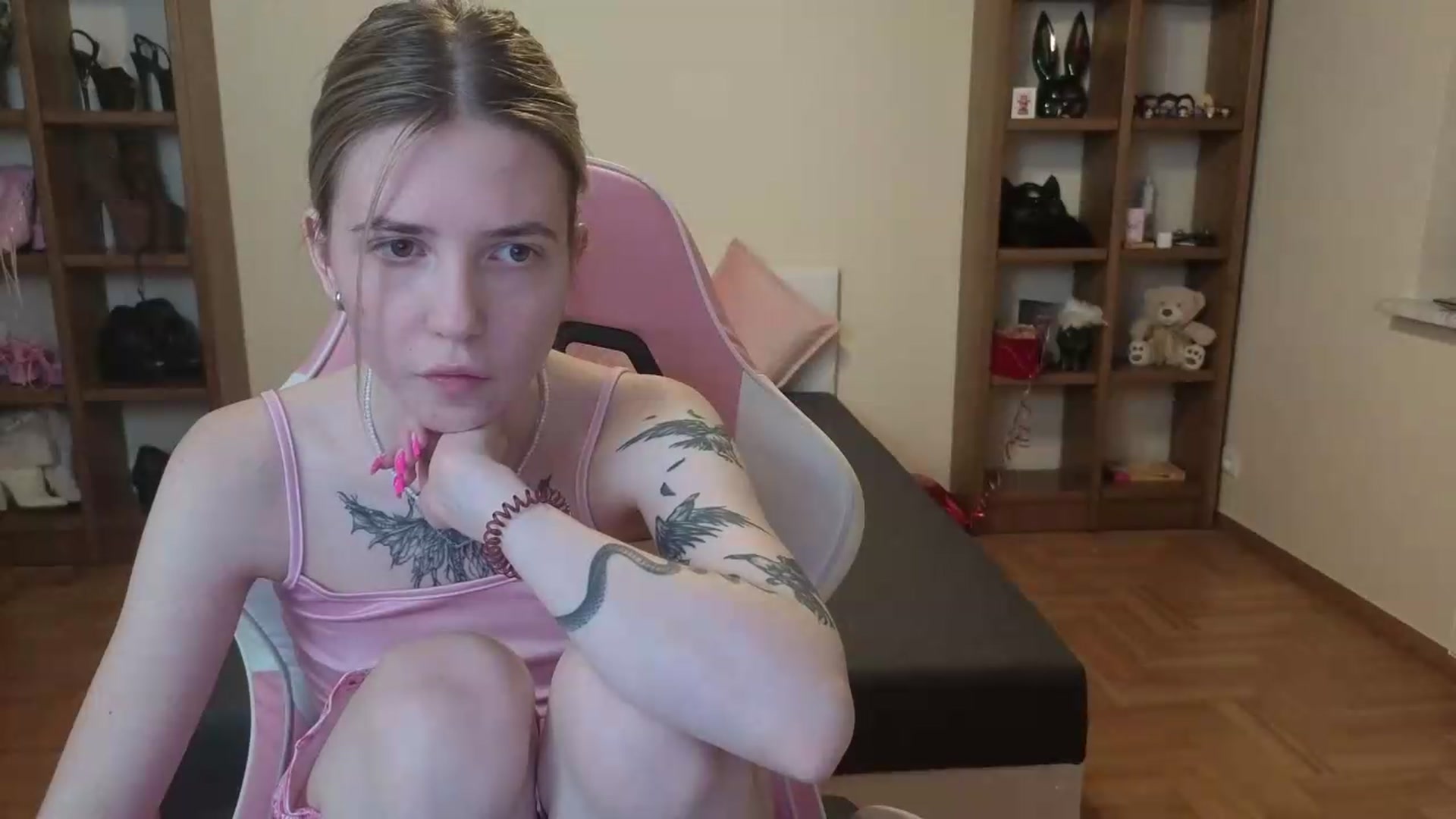 Gallery image thumbnail from Serphelia's myfreecams stream on, 06/27/2026, 20:05 image 15 of 20