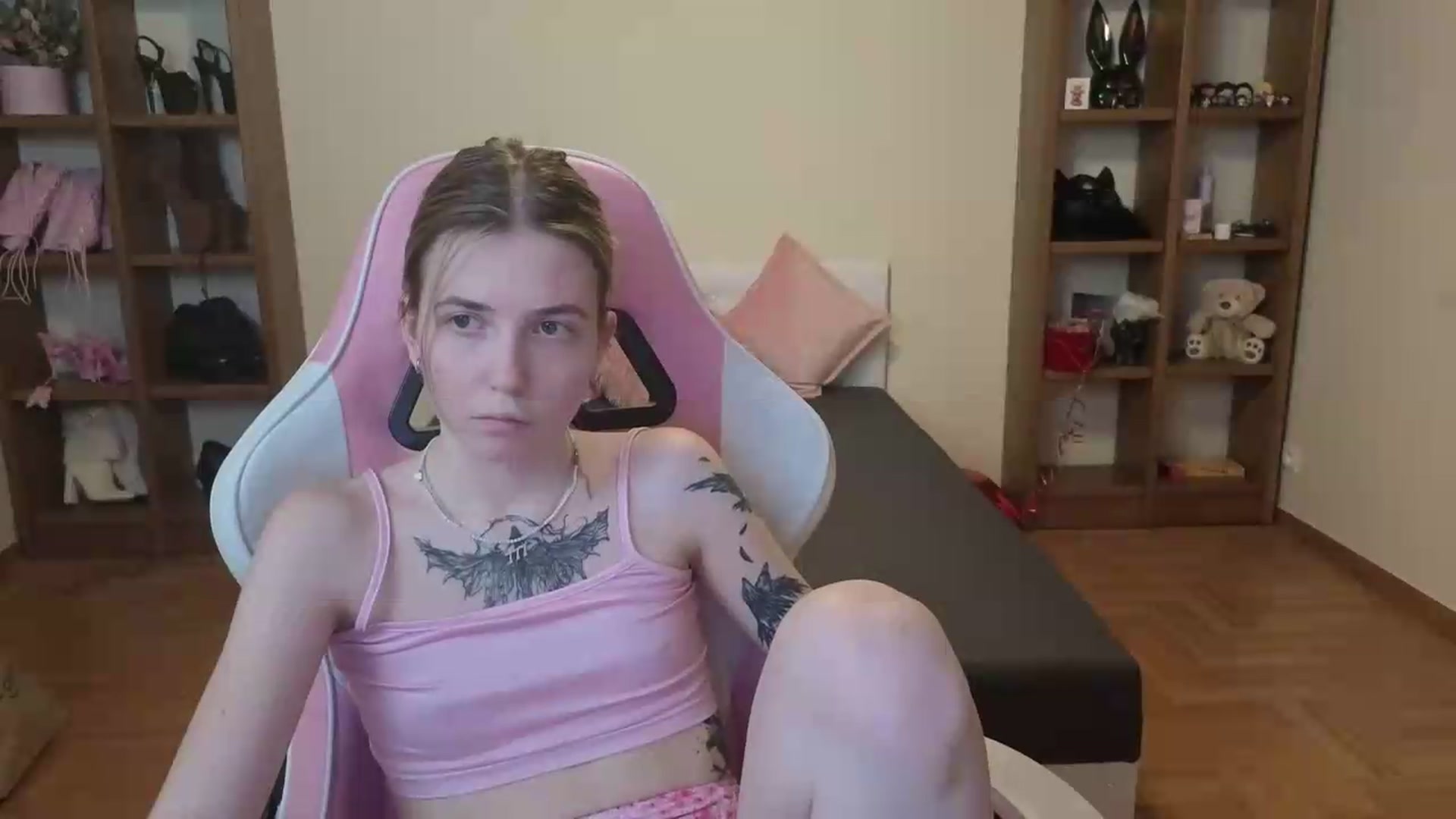 Gallery image thumbnail from Serphelia's myfreecams stream on, 06/27/2026, 21:29 image 11 of 20