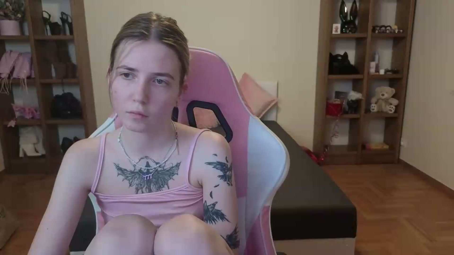 Gallery image thumbnail from Serphelia's myfreecams stream on, 06/27/2026, 21:29 image 8 of 20