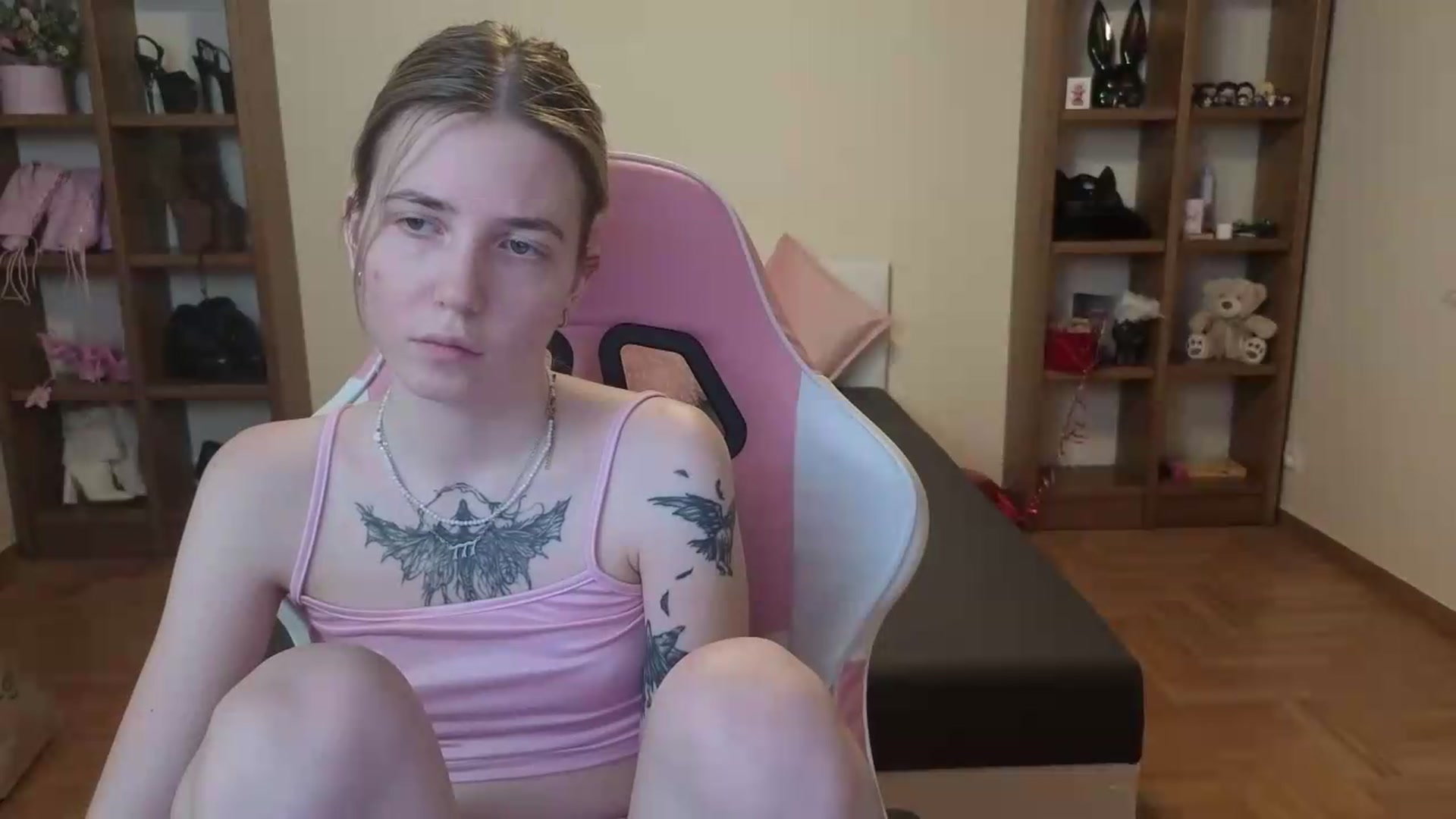 Gallery image thumbnail from Serphelia's myfreecams stream on, 06/27/2026, 21:29 image 4 of 20