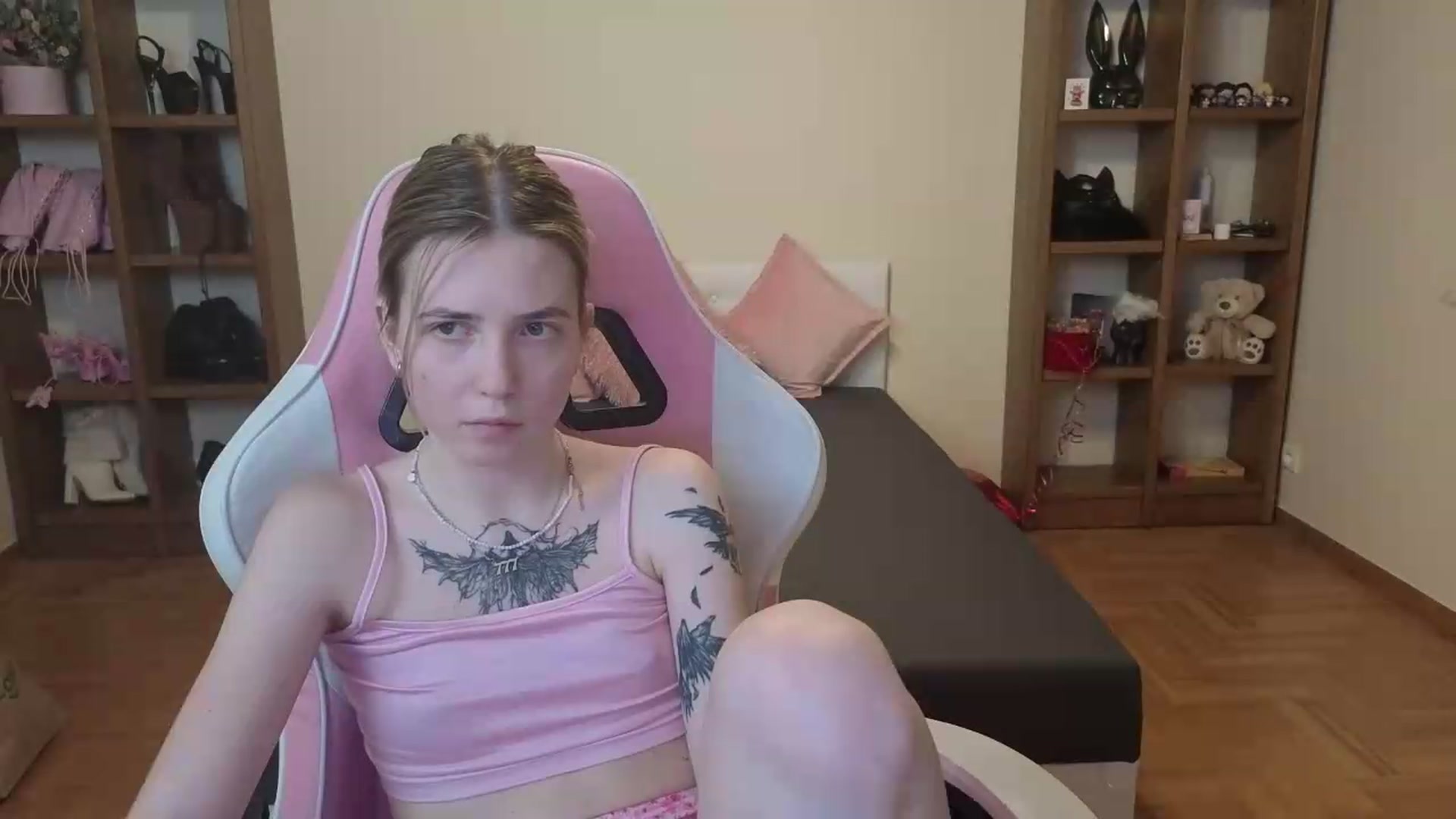 Gallery image thumbnail from Serphelia's myfreecams stream on, 06/27/2026, 21:29 image 10 of 20