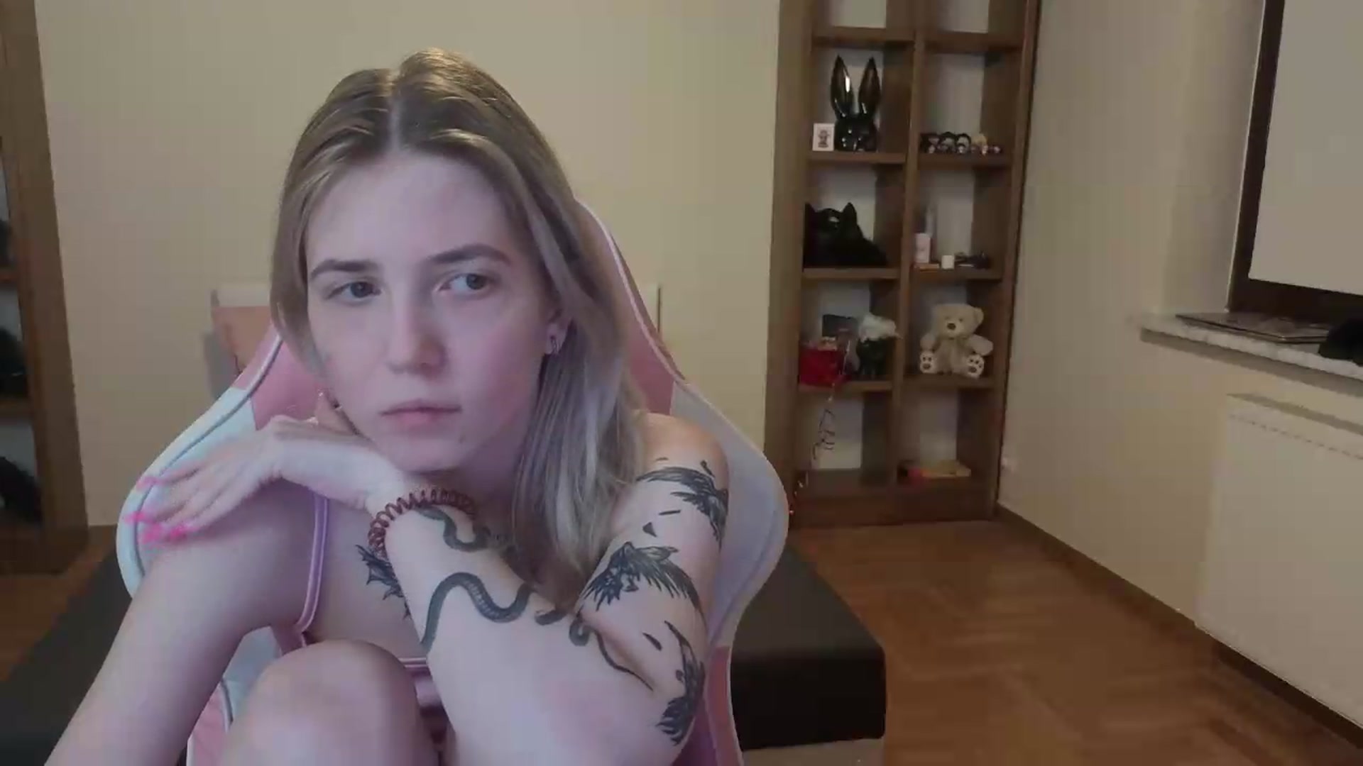 Gallery image thumbnail from Serphelia's myfreecams stream on, 06/28/2026, 24:01 image 4 of 20