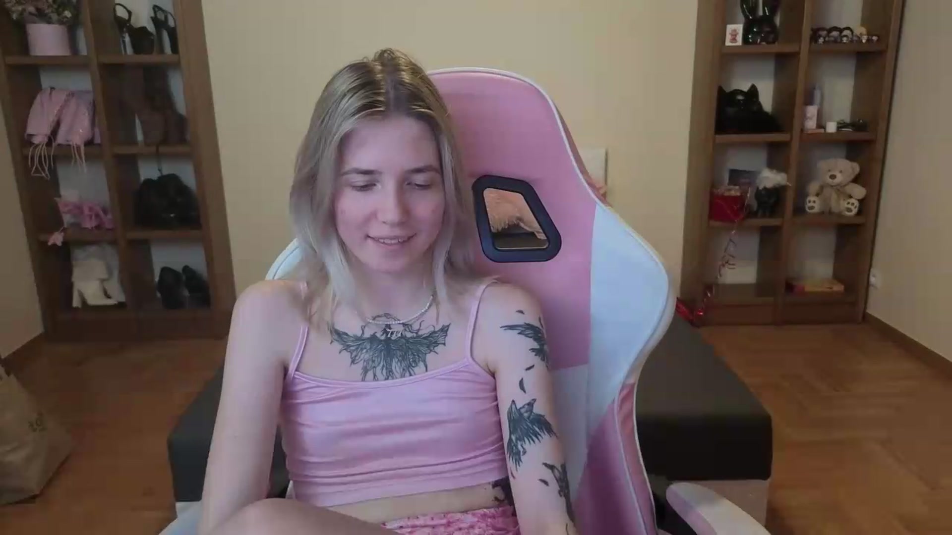 Gallery image thumbnail from Serphelia's myfreecams stream on, 06/28/2026, 24:01 image 6 of 20