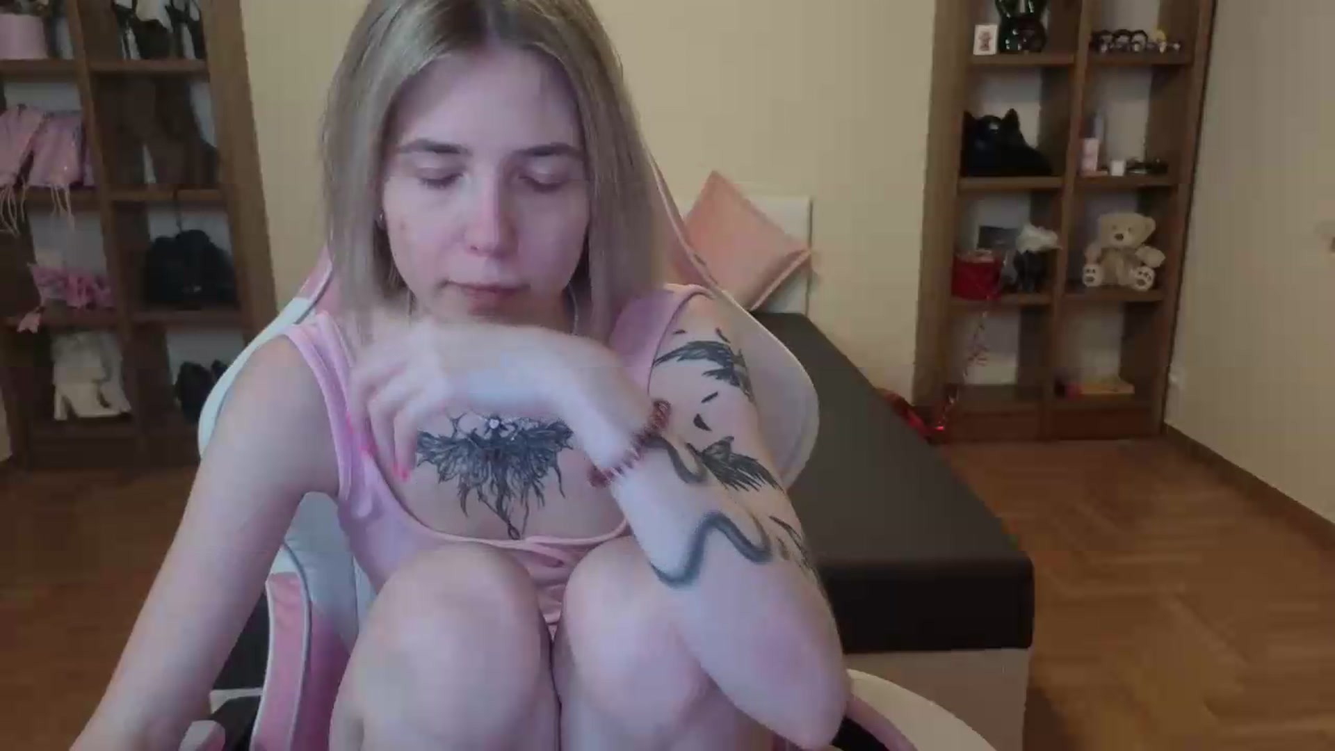 Gallery image thumbnail from Serphelia's myfreecams stream on, 06/28/2026, 22:11 image 19 of 20