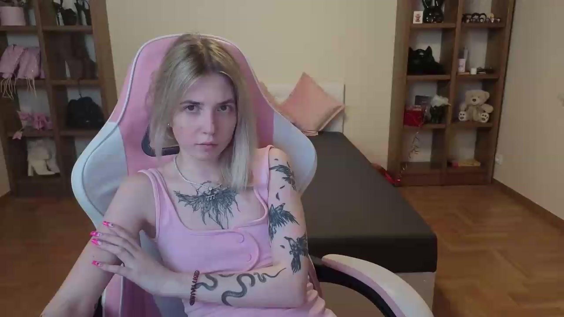 Gallery image thumbnail from Serphelia's myfreecams stream on, 06/28/2026, 22:11 image 16 of 20