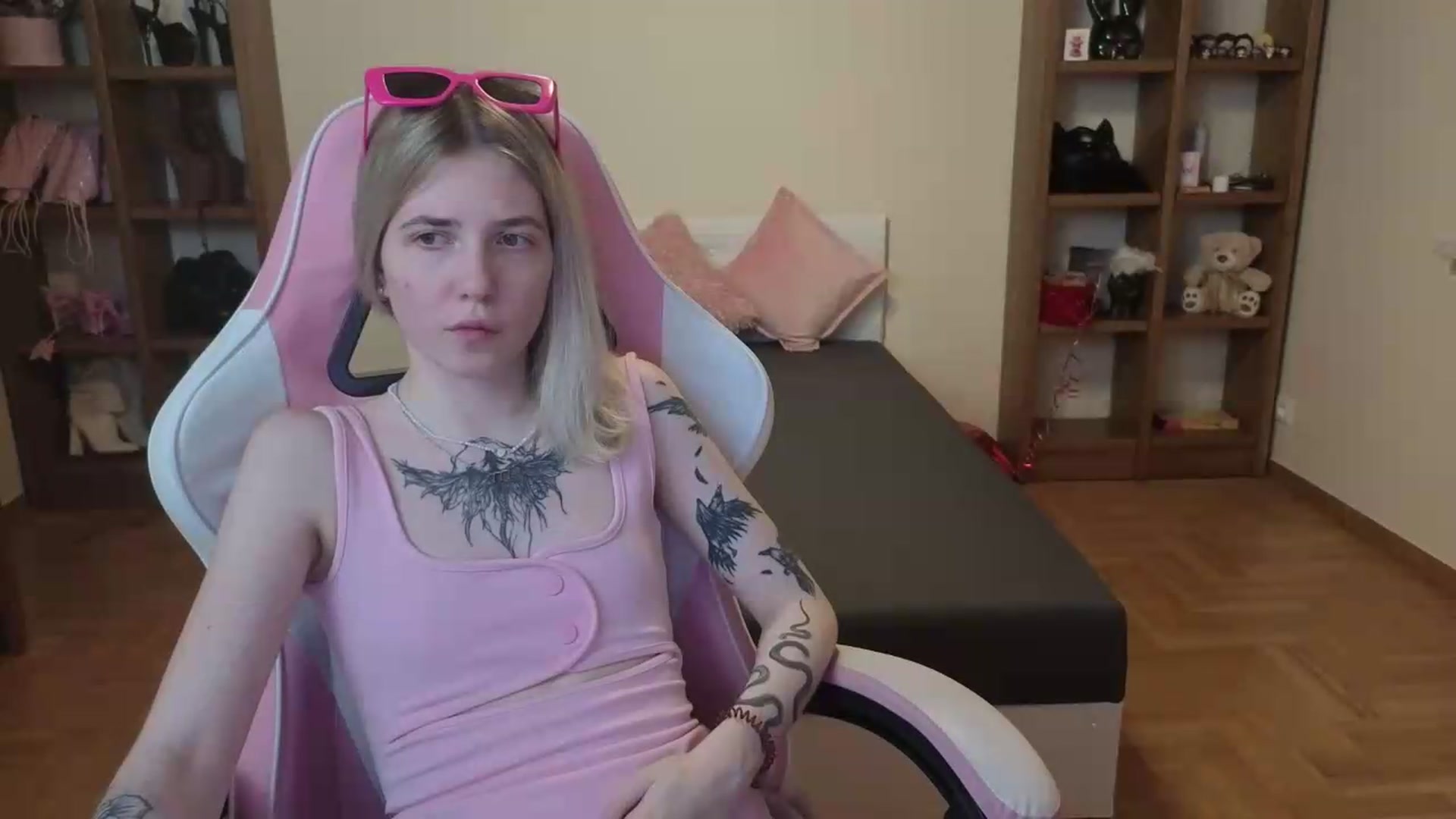 Gallery image thumbnail from Serphelia's myfreecams stream on, 06/28/2026, 22:11 image 8 of 20