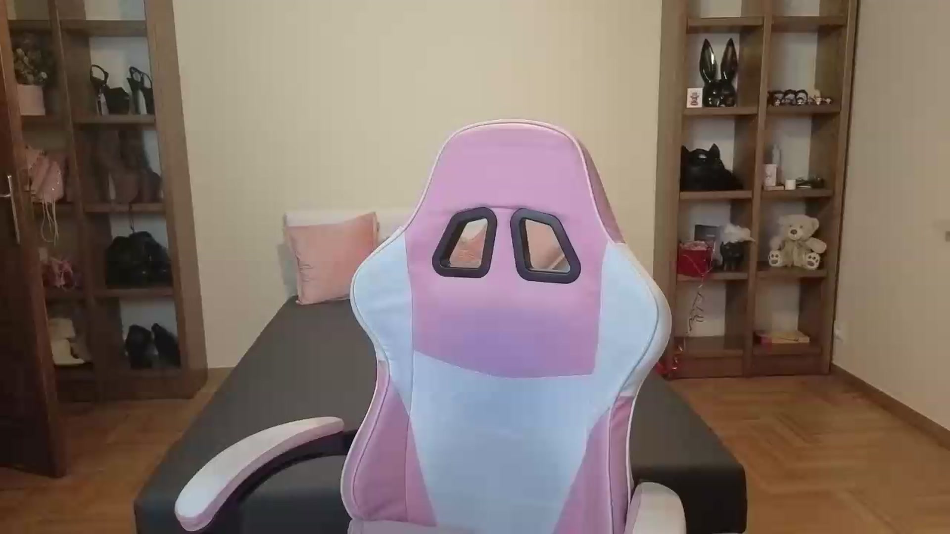 Gallery image thumbnail from Serphelia's myfreecams stream on, 06/29/2026, 24:58 image 9 of 20