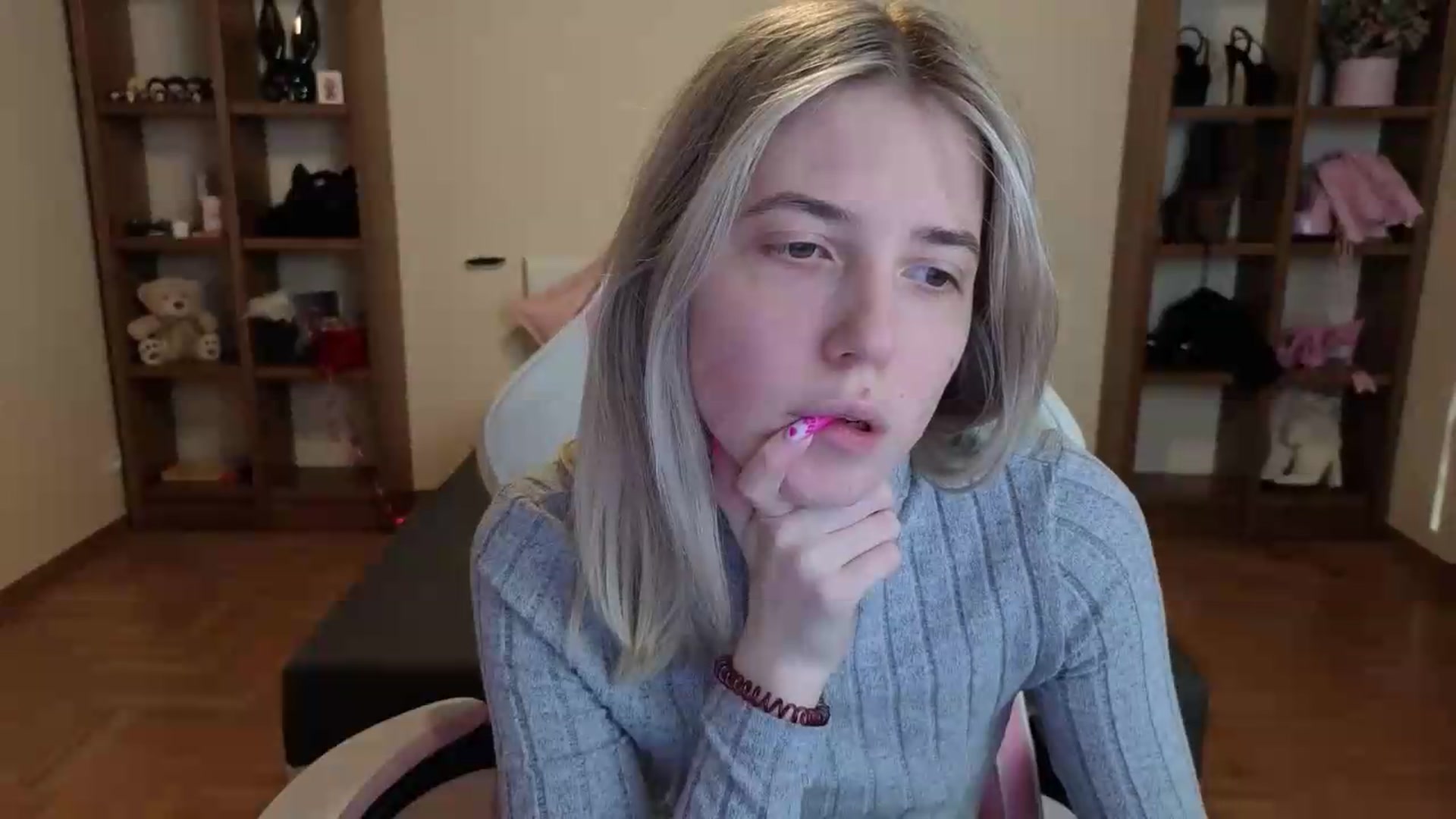 Gallery image thumbnail from Serphelia's myfreecams stream on, 07/09/2026, 17:19 image 18 of 20
