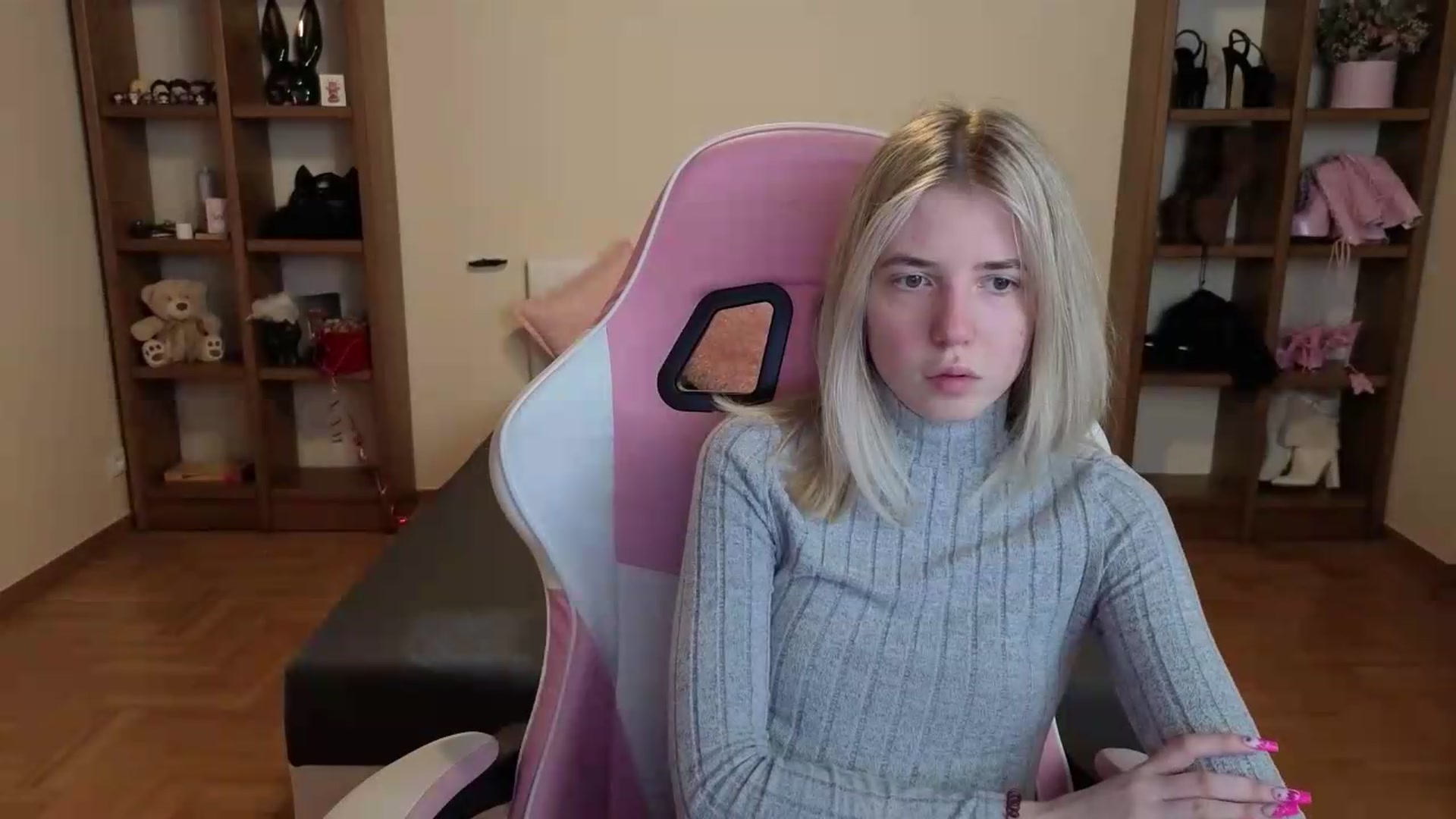 Gallery image thumbnail from Serphelia's myfreecams stream on, 07/09/2026, 17:19 image 10 of 20