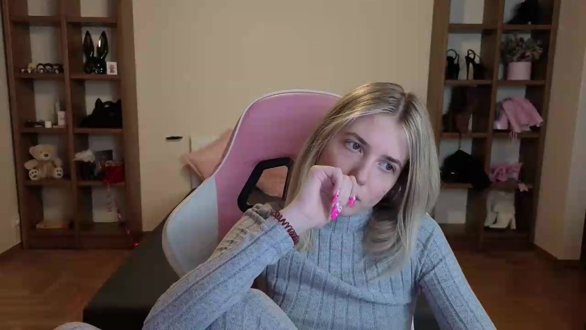 Gallery image thumbnail from Serphelia's myfreecams stream on, 07/09/2026, 19:15 image 15 of 20