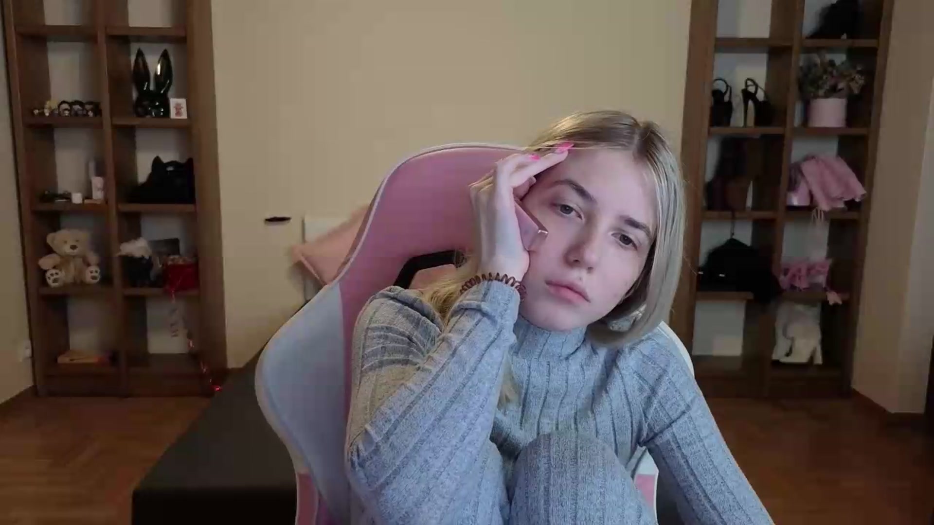 Gallery image thumbnail from Serphelia's myfreecams stream on, 07/09/2026, 19:15 image 13 of 20