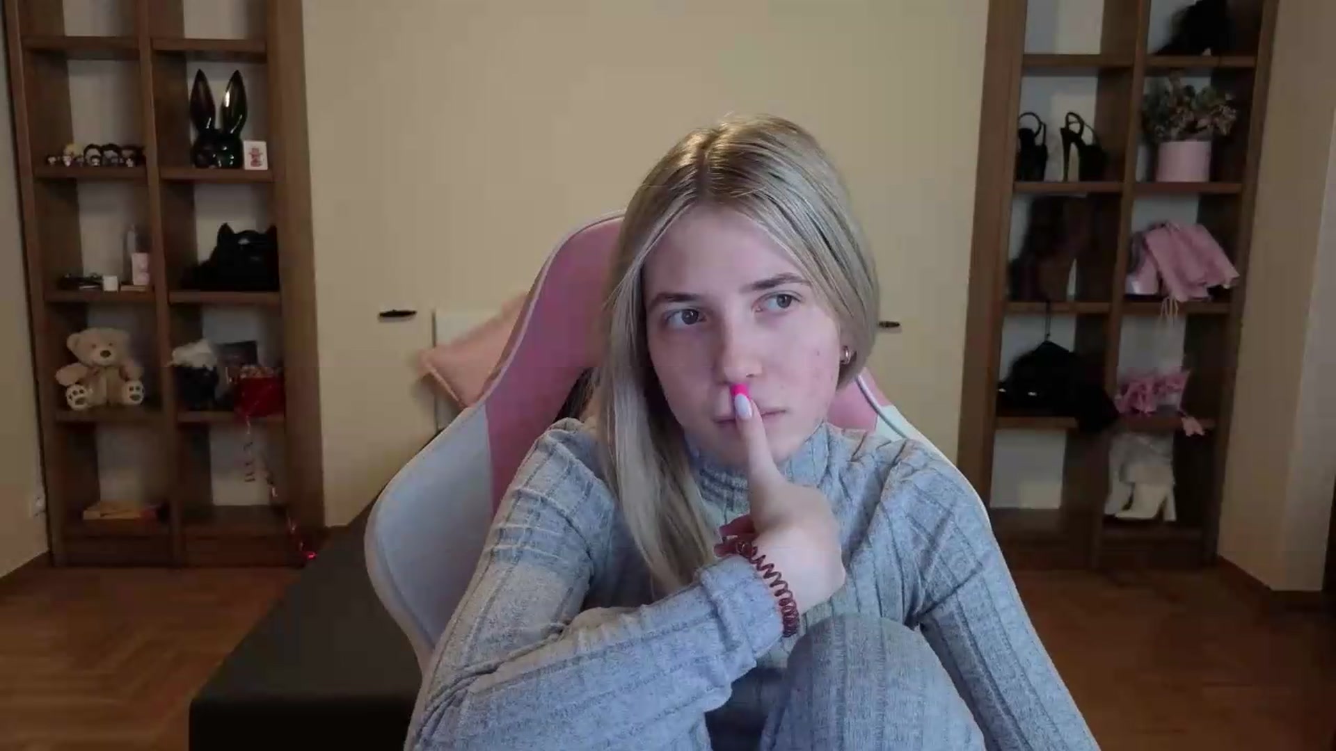 Gallery image thumbnail from Serphelia's myfreecams stream on, 07/09/2026, 19:15 image 12 of 20