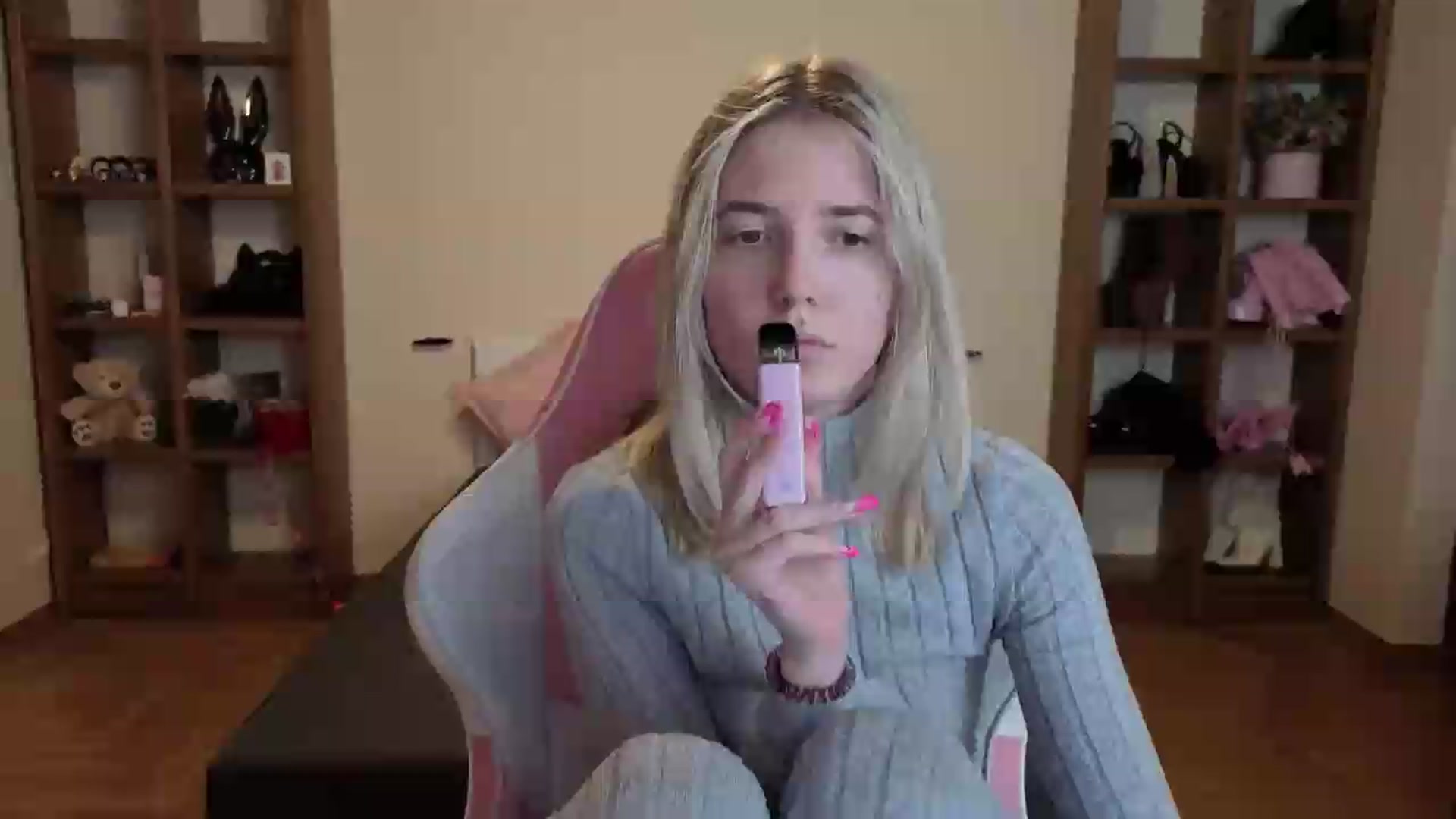 Gallery image thumbnail from Serphelia's myfreecams stream on, 07/09/2026, 19:15 image 1 of 20