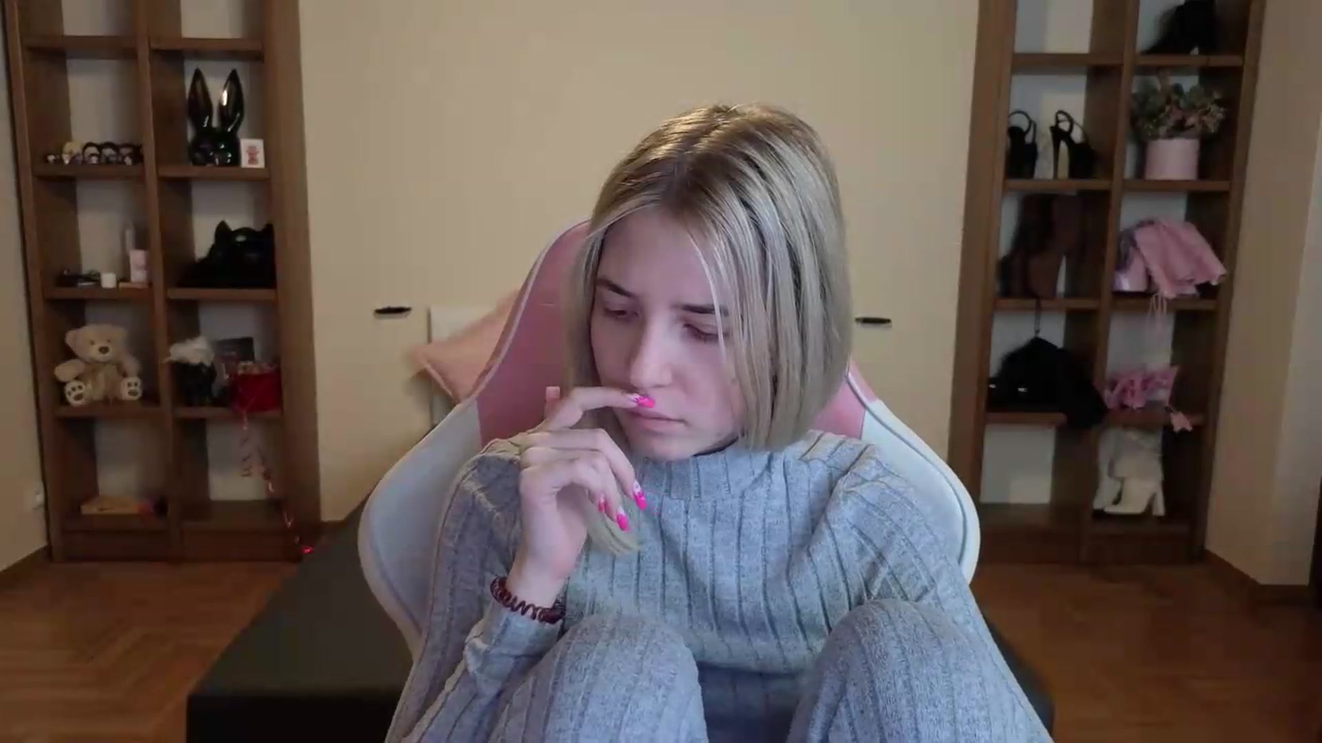 Gallery image thumbnail from Serphelia's myfreecams stream on, 07/09/2026, 19:15 image 7 of 20