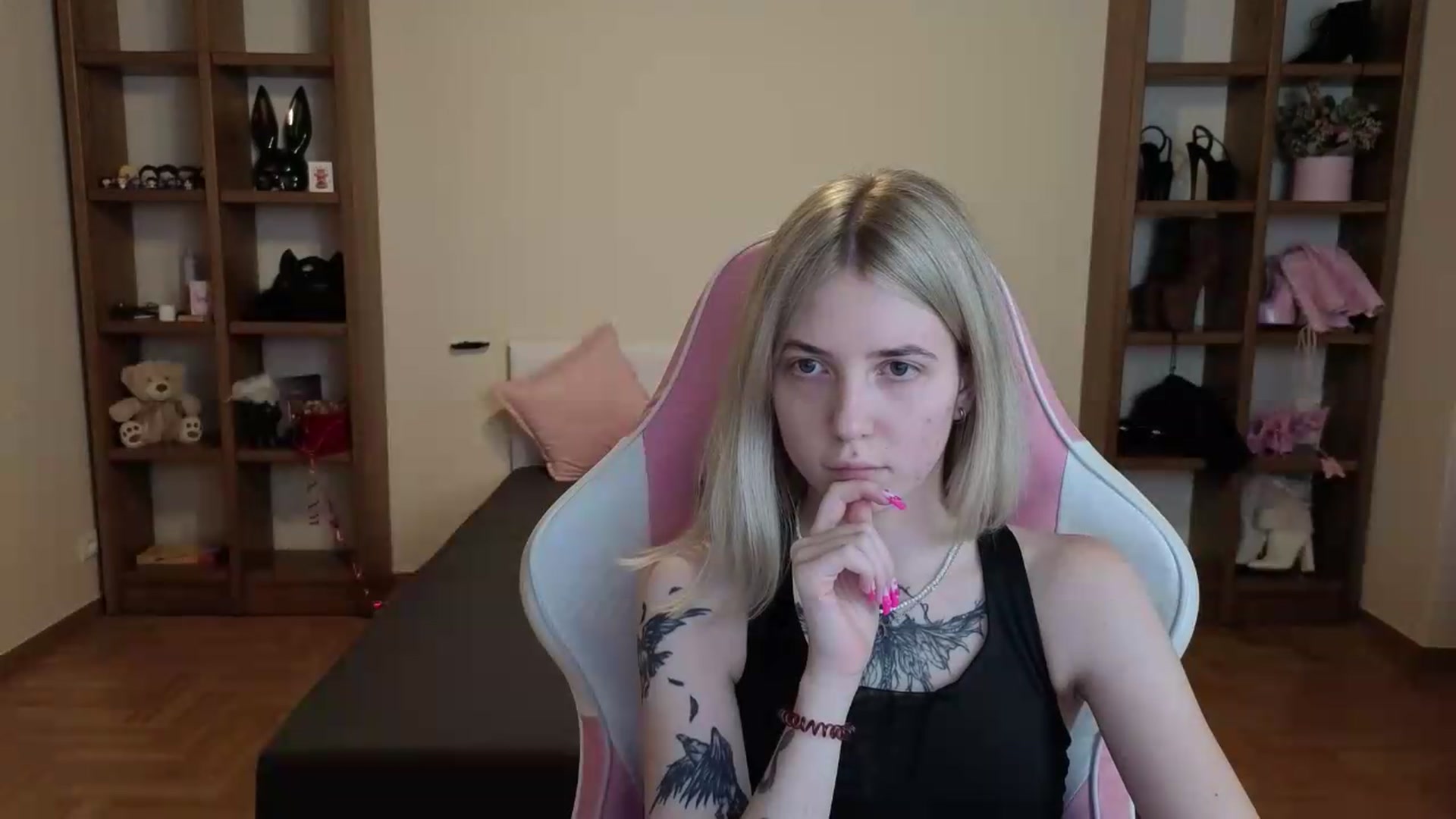 Gallery image thumbnail from Serphelia's myfreecams stream on, 07/10/2026, 17:37 image 4 of 20