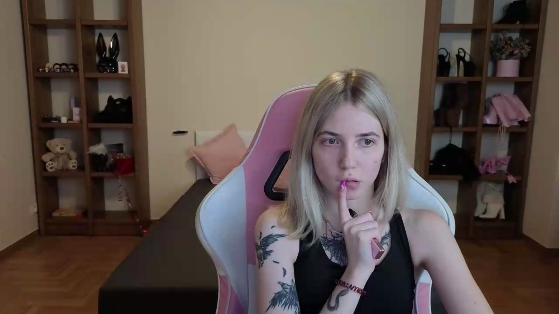 Gallery image thumbnail from Serphelia's myfreecams stream on, 07/10/2026, 17:37 image 12 of 20