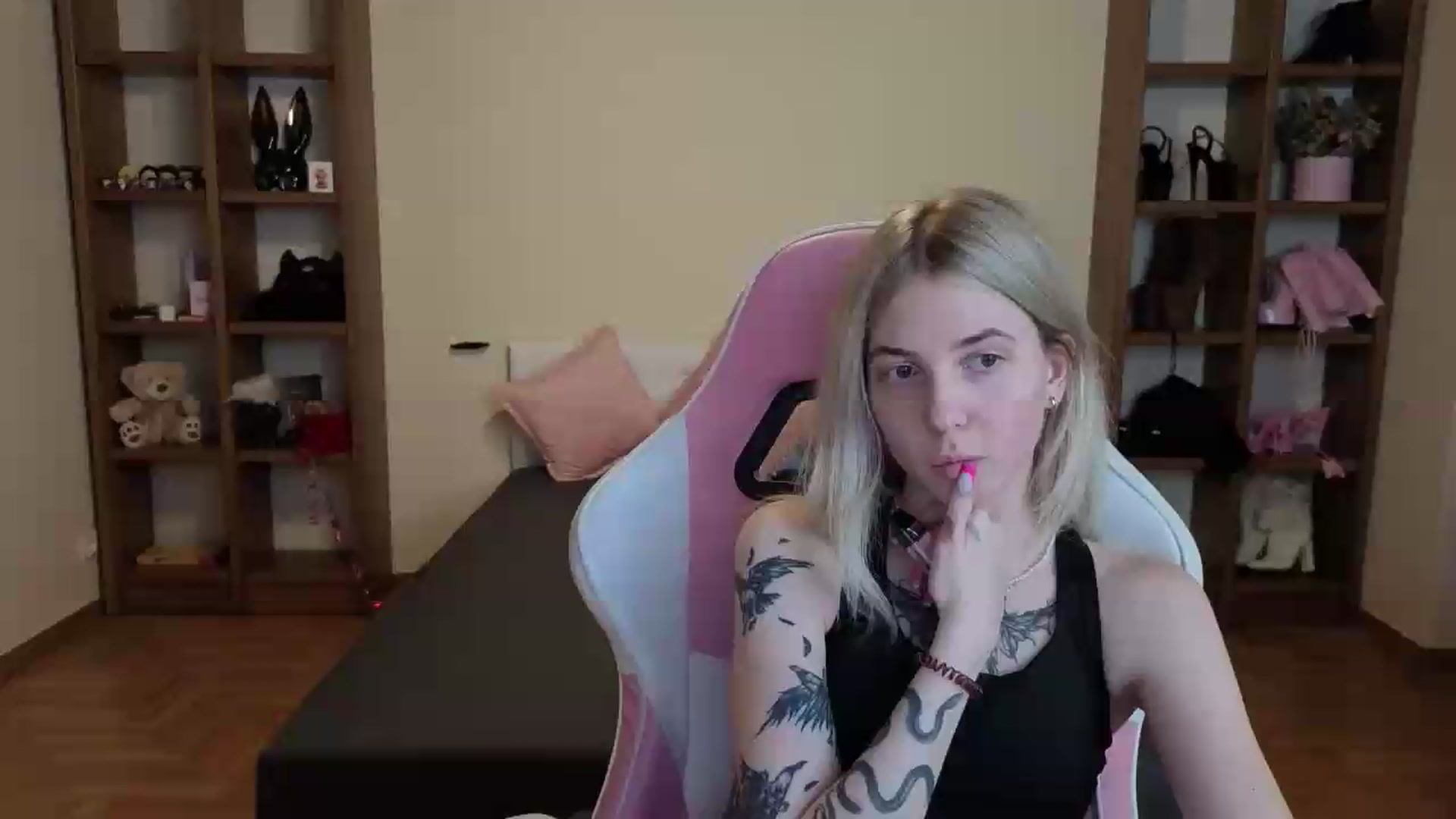 Gallery image thumbnail from Serphelia's myfreecams stream on, 07/10/2026, 17:37 image 1 of 20