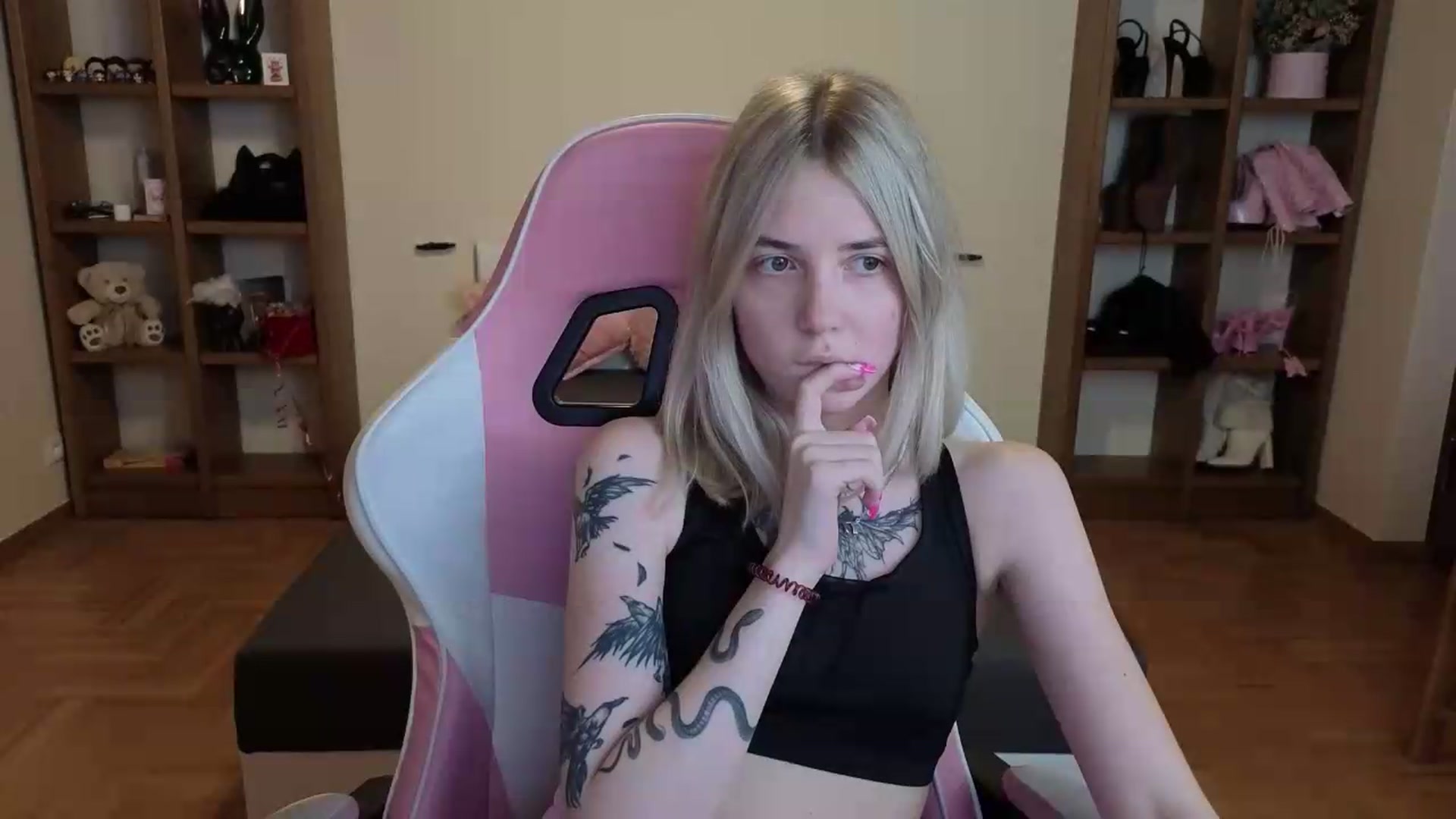Gallery image thumbnail from Serphelia's myfreecams stream on, 07/10/2026, 18:44 image 6 of 20